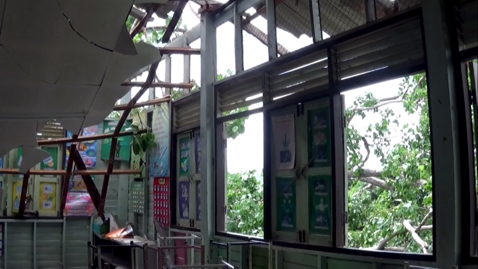 Wang Thong school damaged by fallen tree