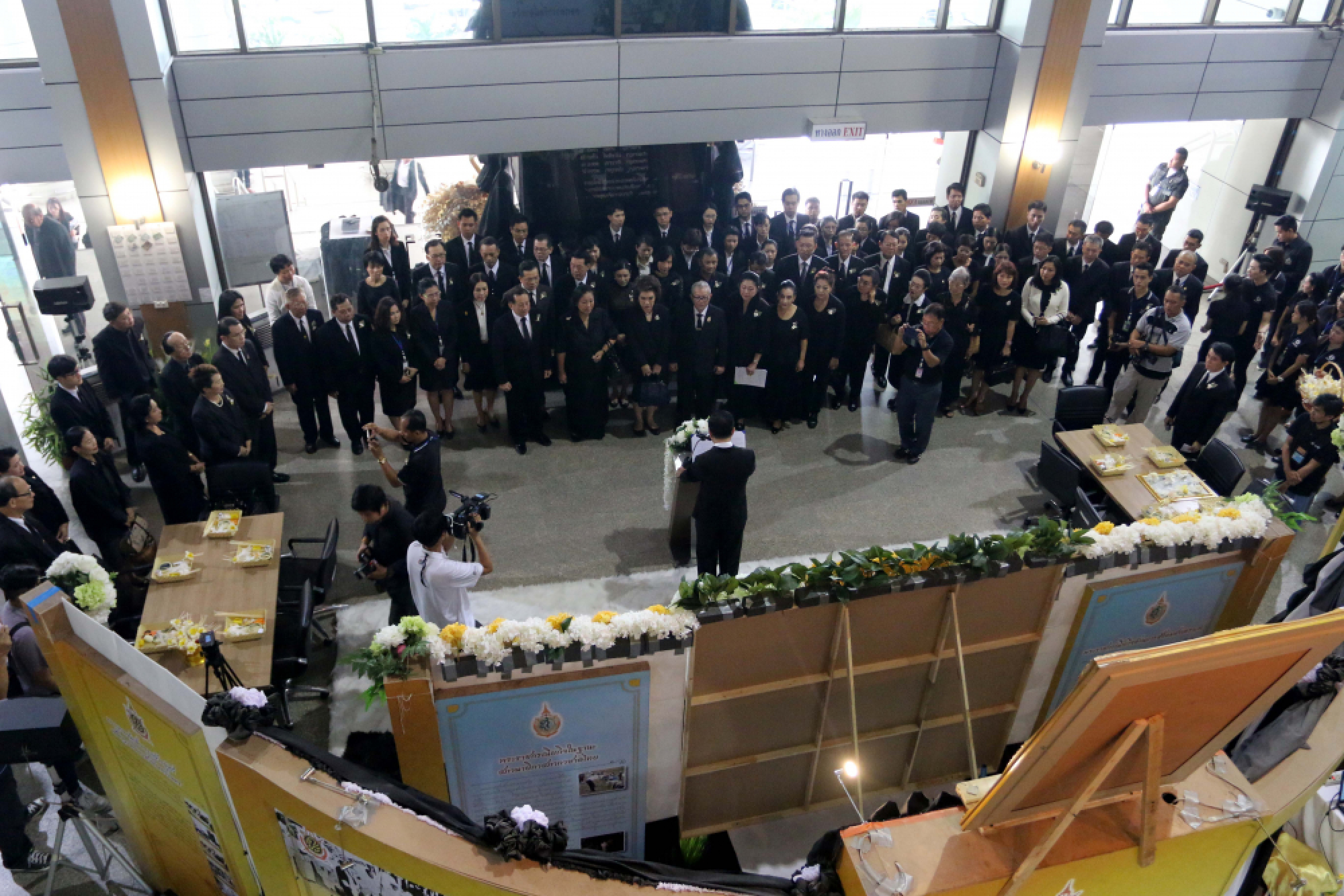 Project launched to produce 9,999 funeral flowers for late King’s cremation