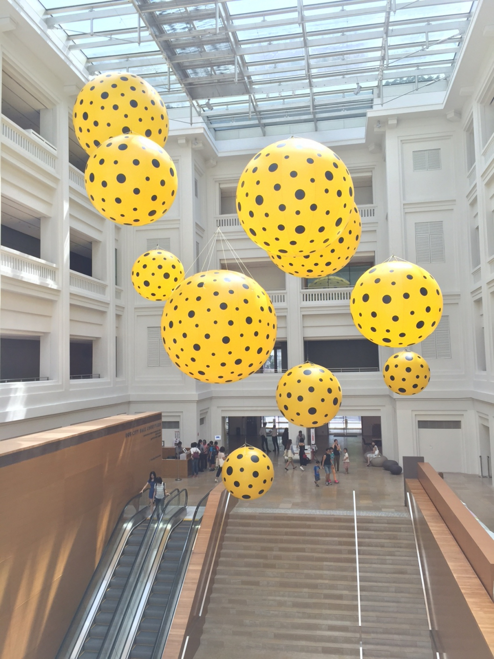 Seeing dots in Singapore