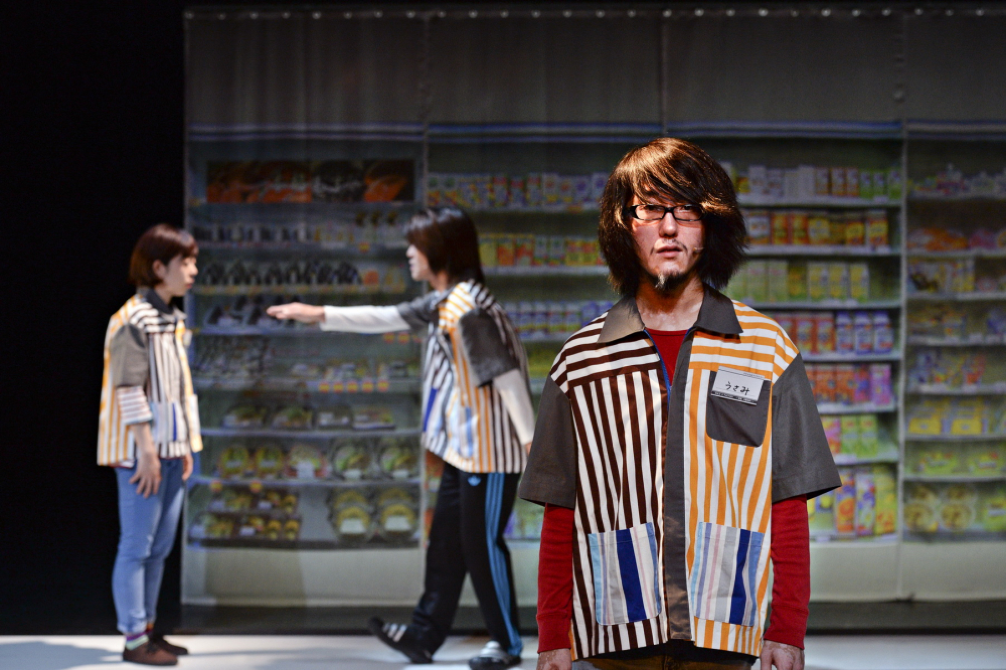 Dramatising consumerism