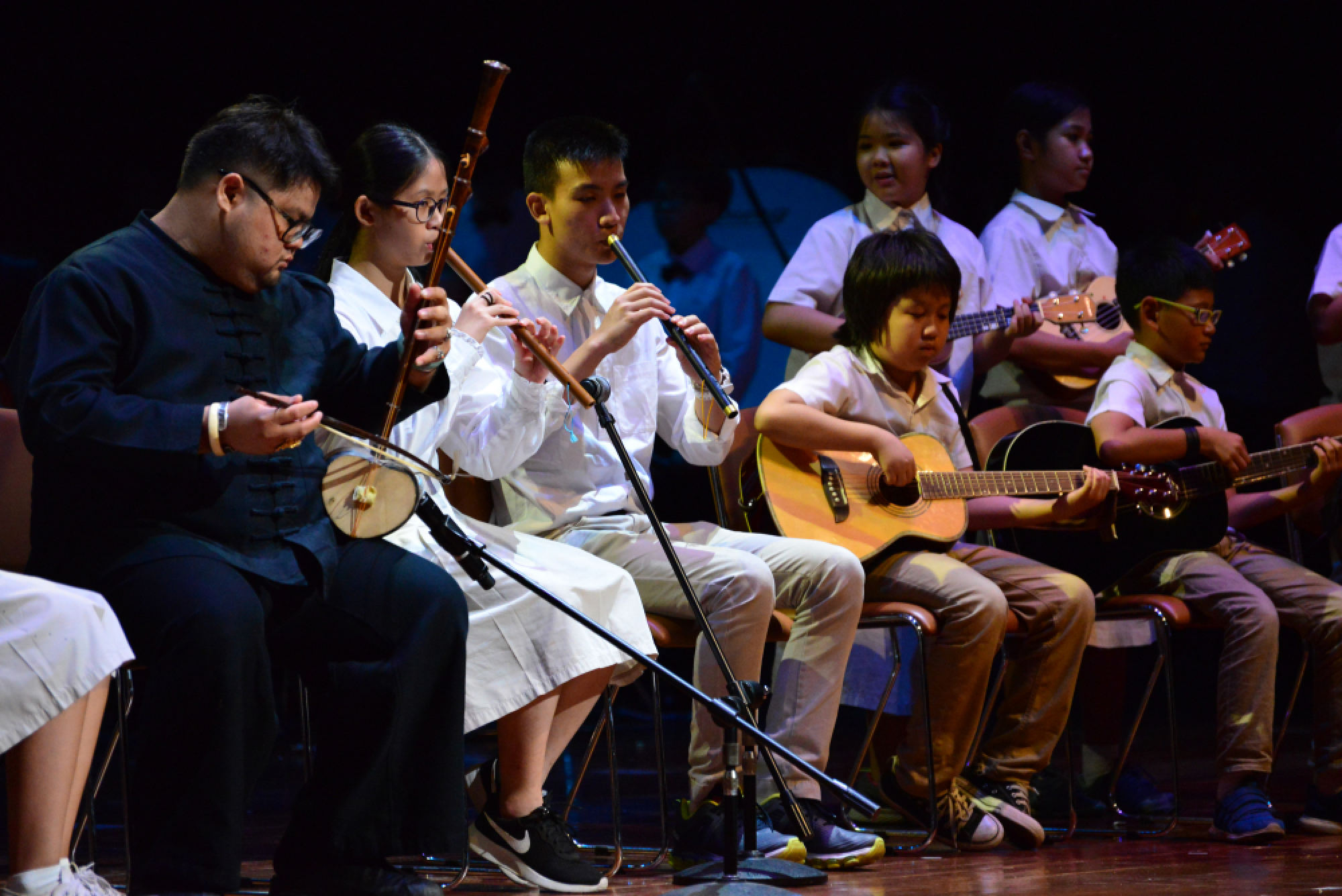 Students tread late King’s footsteps