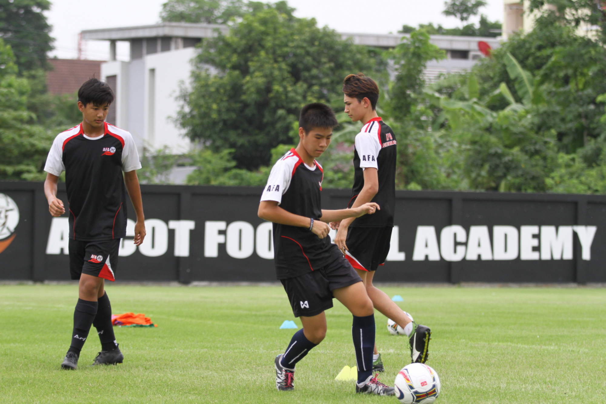 President of Tokyo Verdy FC expresses confidence Thai players have bright future in J League