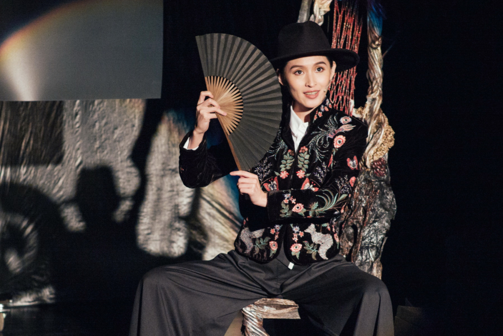 Crossing borders, blurring boundaries