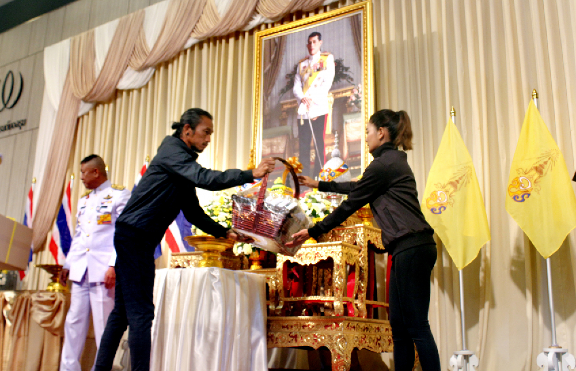 His Majesty grants flowers, energy drinks, sweets to Toon