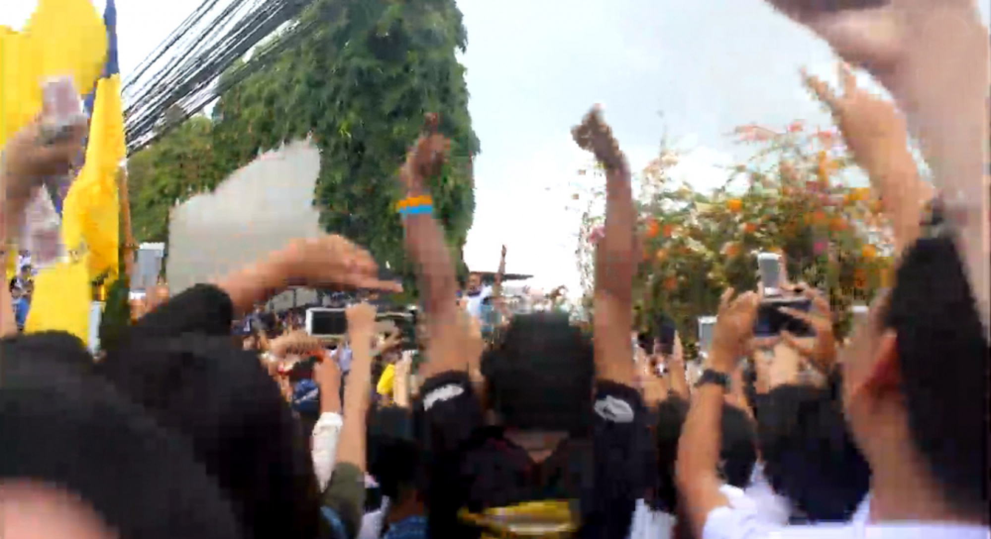 Toon joins school concert on Day 16 of charity run