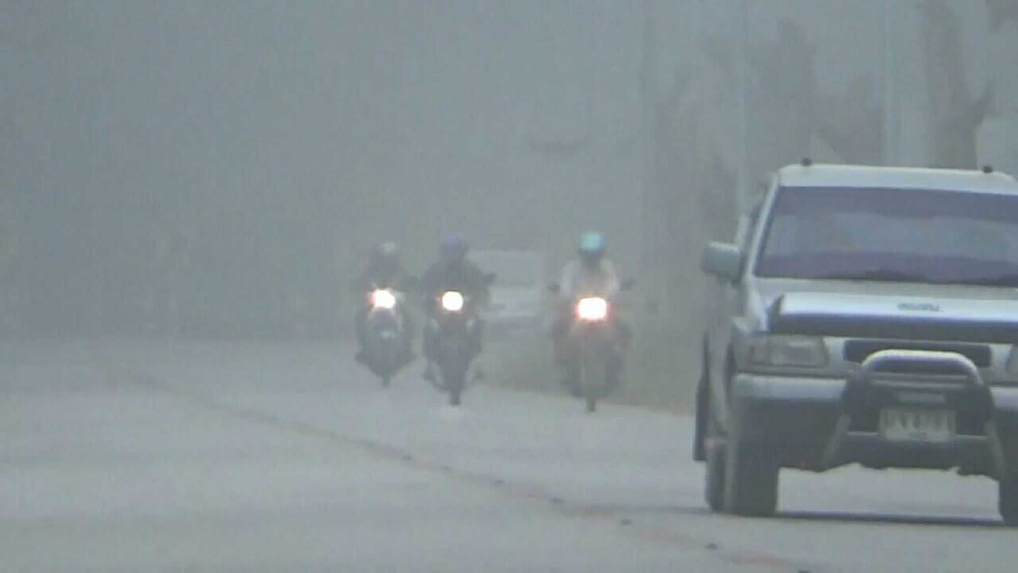 Poor visibility as fog covers Phayao
