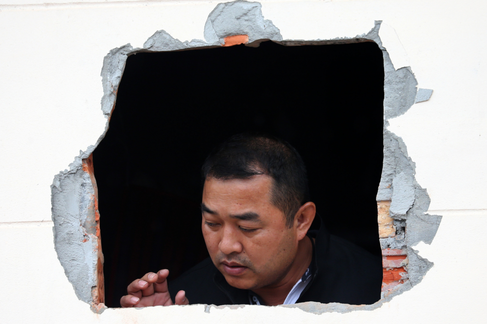 Uighur escape pressures cops