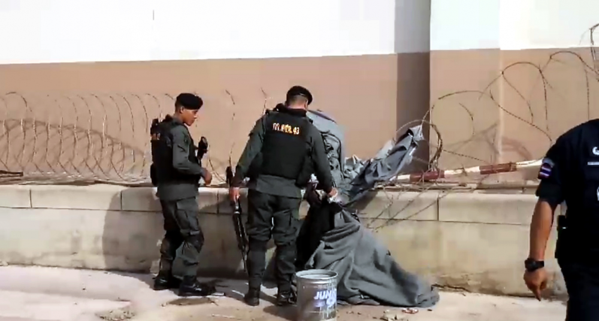 Sadao immigration police face probe after 20 Uighurs escape