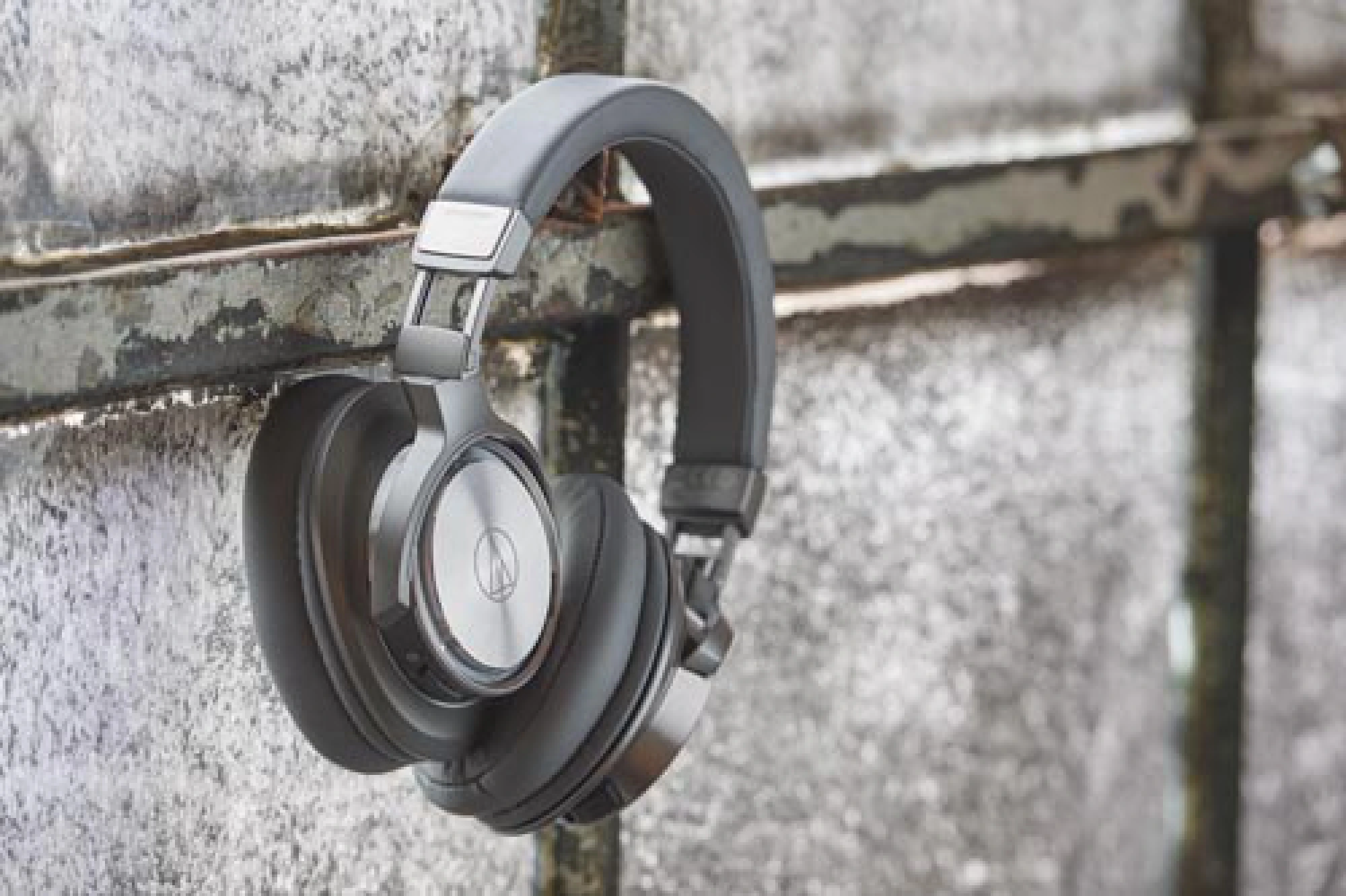 Sound Reality headphones get a goose