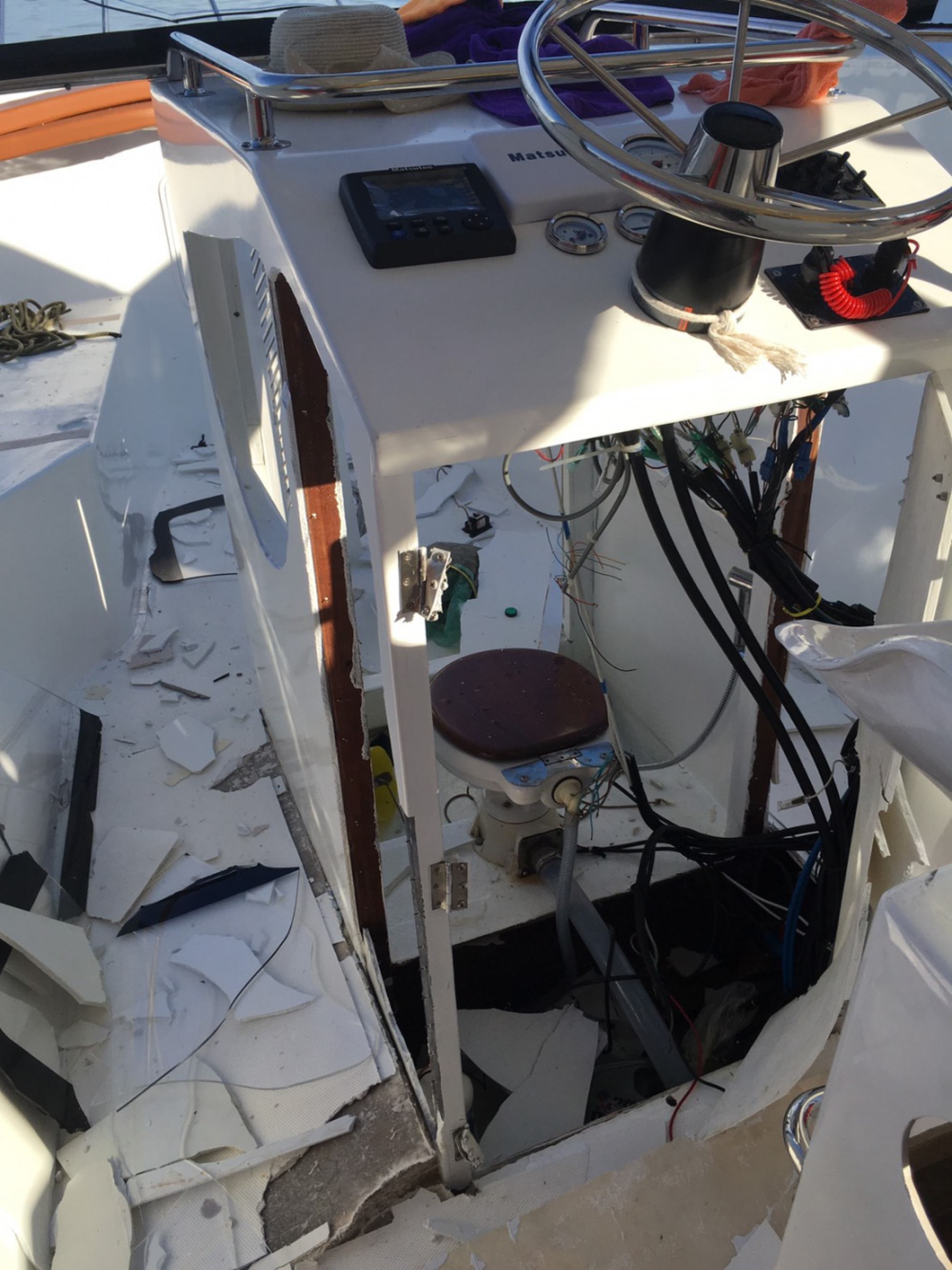 Boat explosion injures two at Chalong Pier