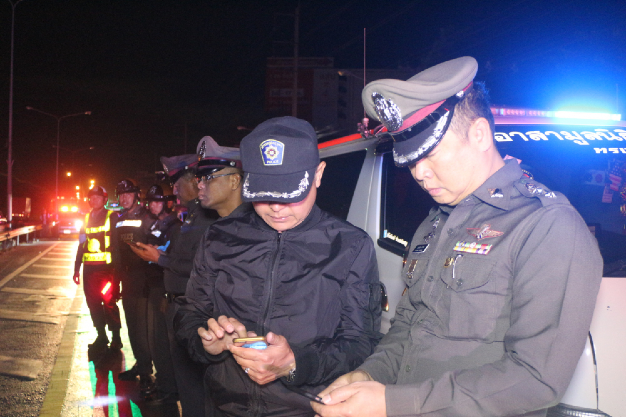 Two young men shot dead on Pathum Thani roadside