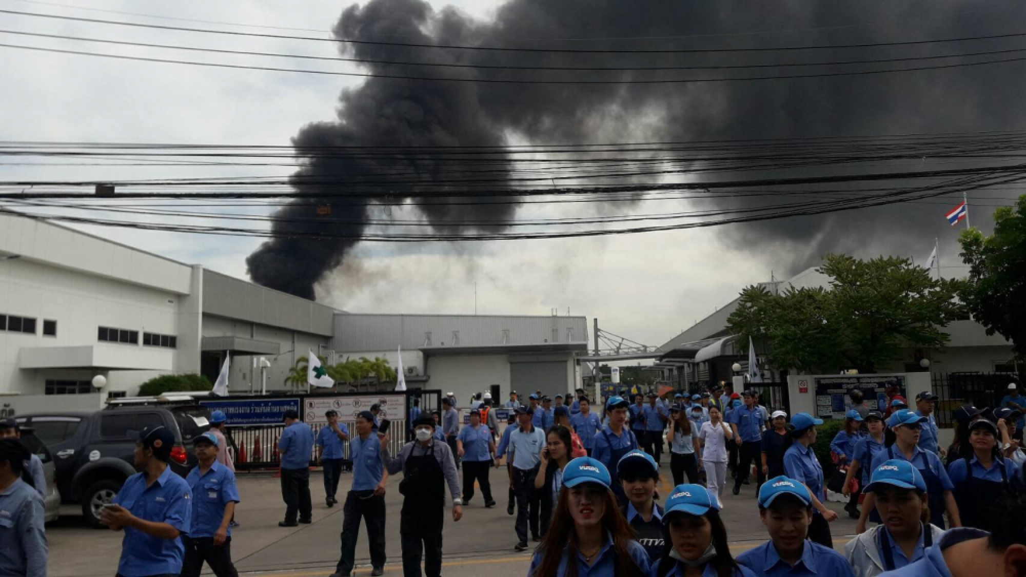 Three injured in oil tanker explosion in Chon Buri