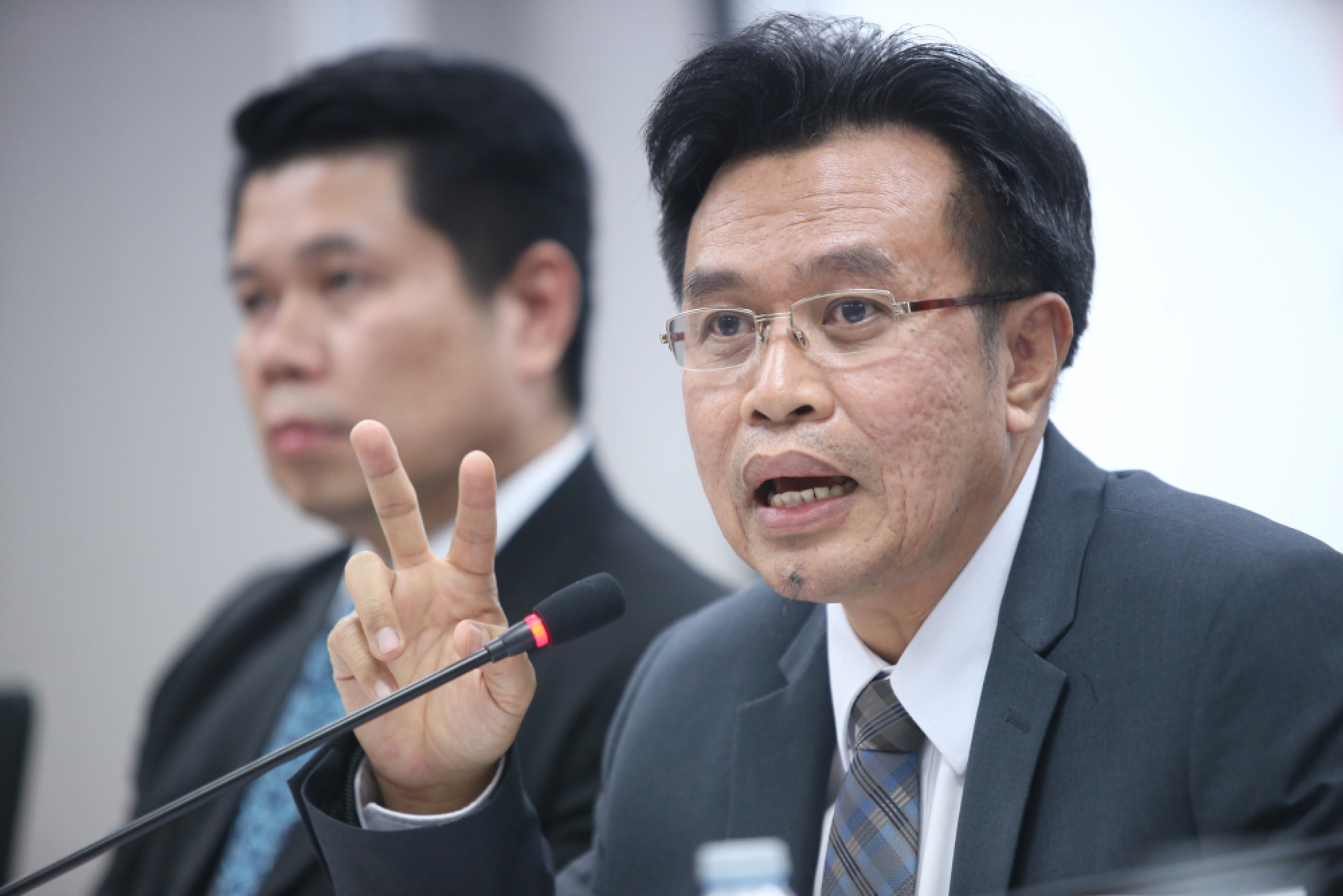 Legislators back down over publishing politicians’ complete assets