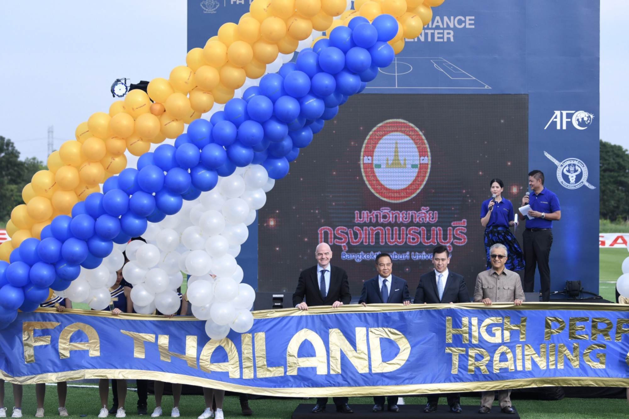 FIFA boss, ex-Man Utd stars in Bangkok