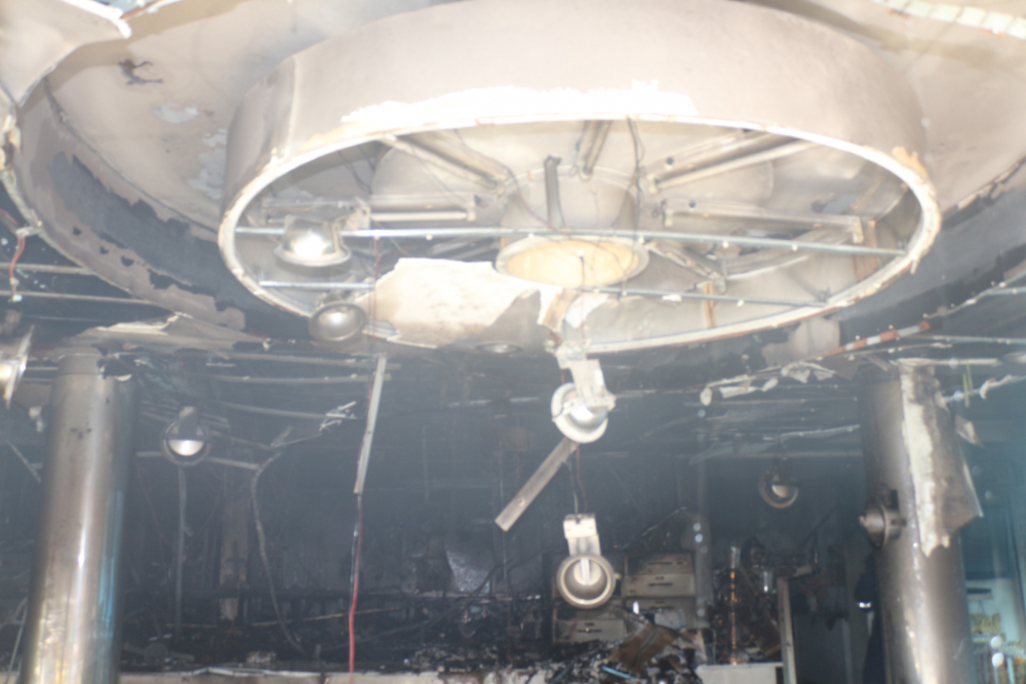 Five fire engines douse salon fire in Pathum Thani