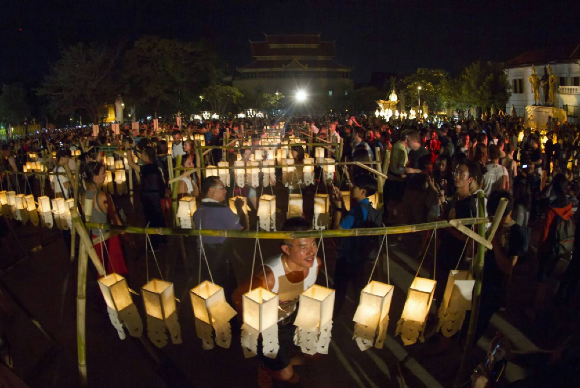 Loy Krathong Festival lights up the sky and waterways across the nation