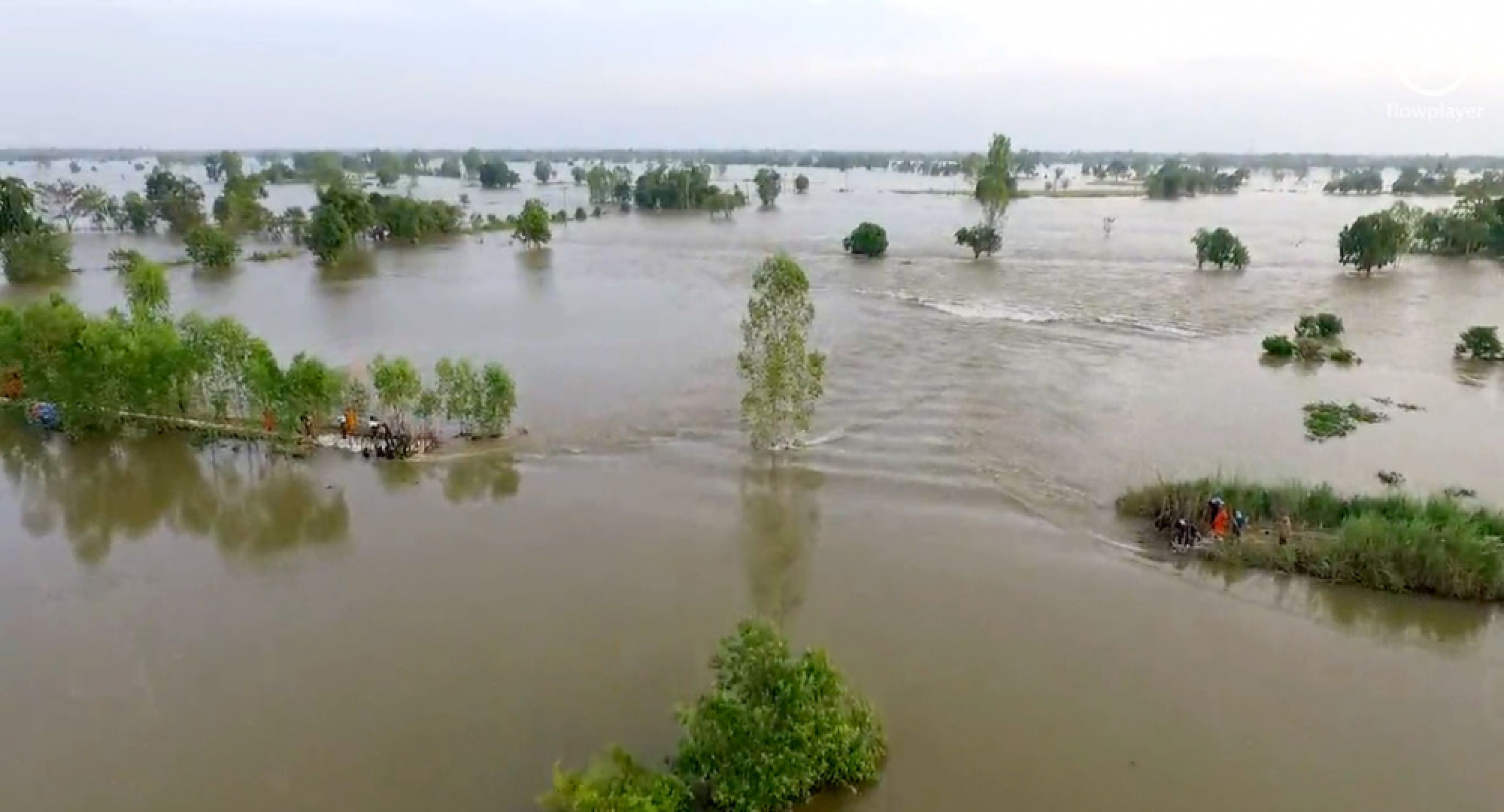 Army helps rebuild dike to save villages from flooding