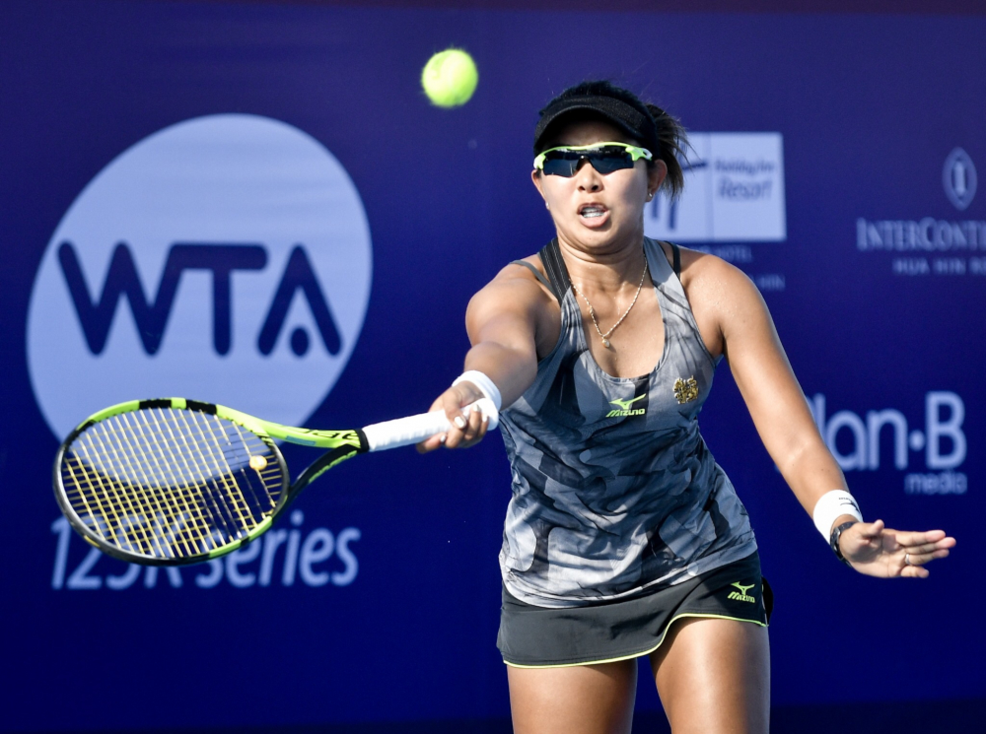 Big-hitting Chinese snuffs out Thai hope Varatchaya