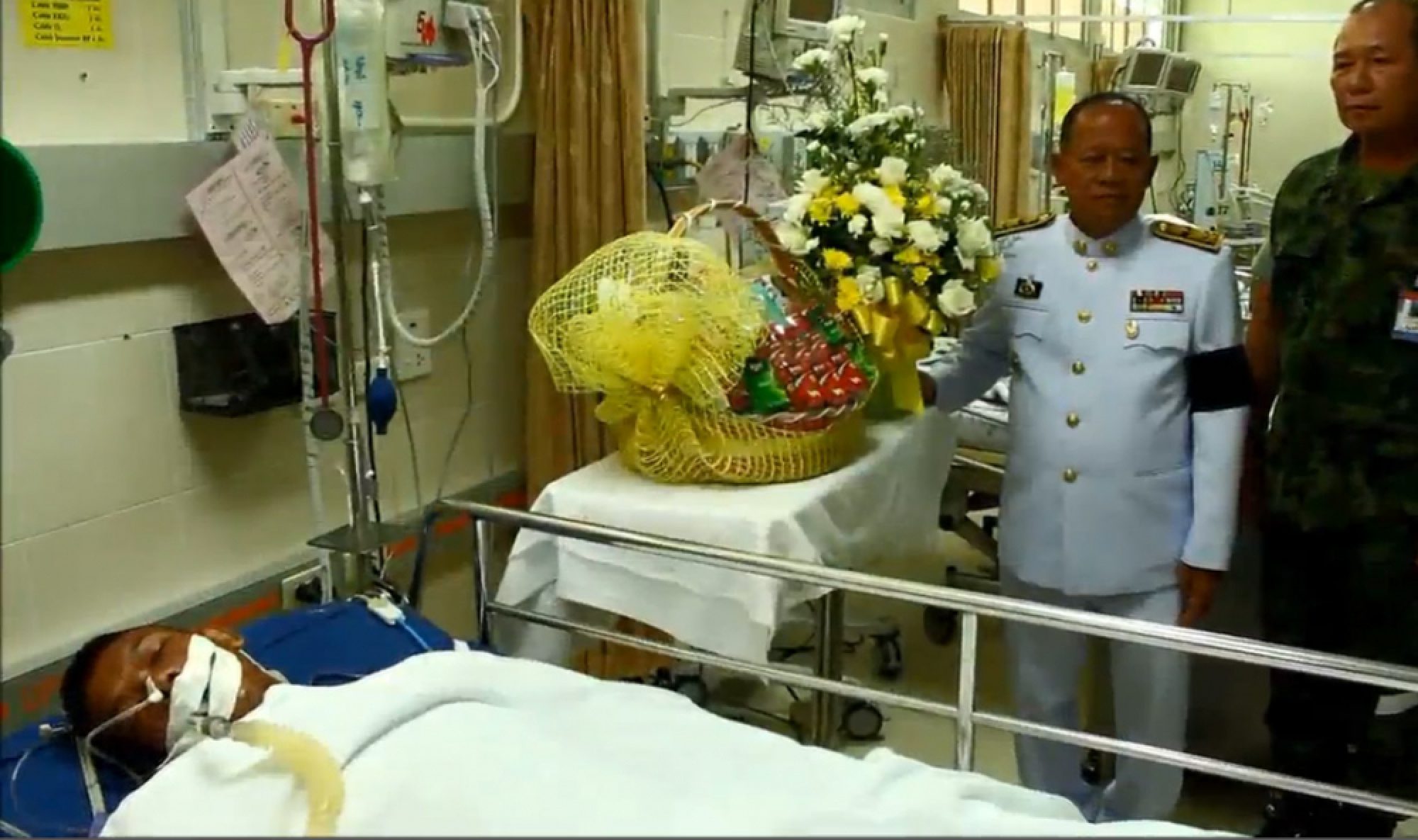 His Majesty sends flowers to two injured rangers