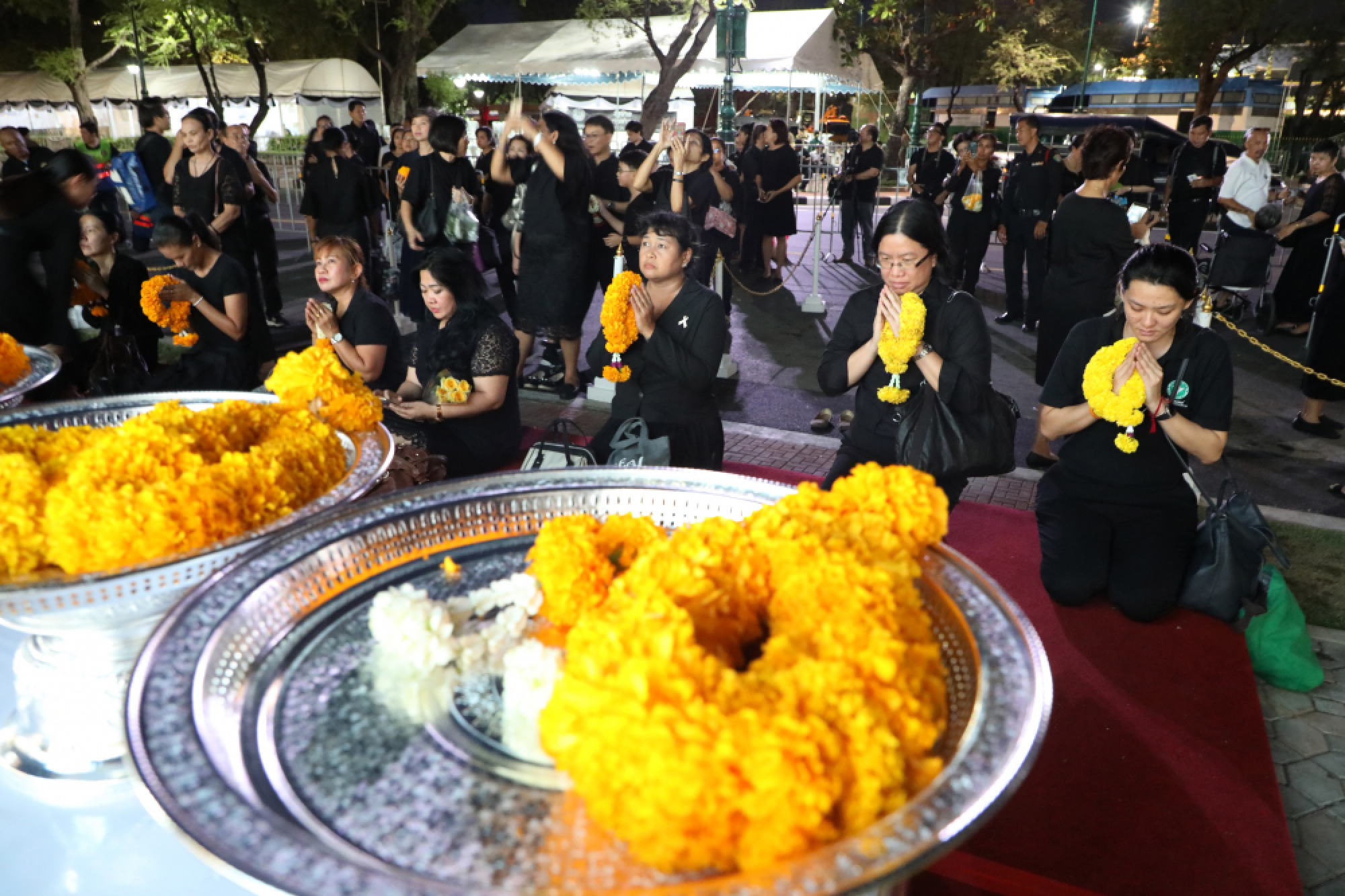 King thanks mourners for paying respects