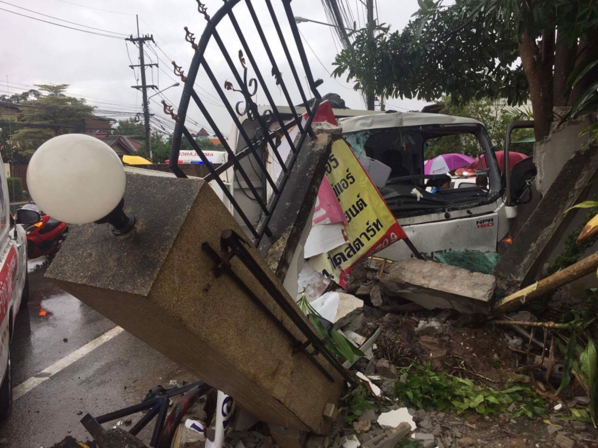 Two killed, one injured as truck crashes into house’s fence in Chiang Mai