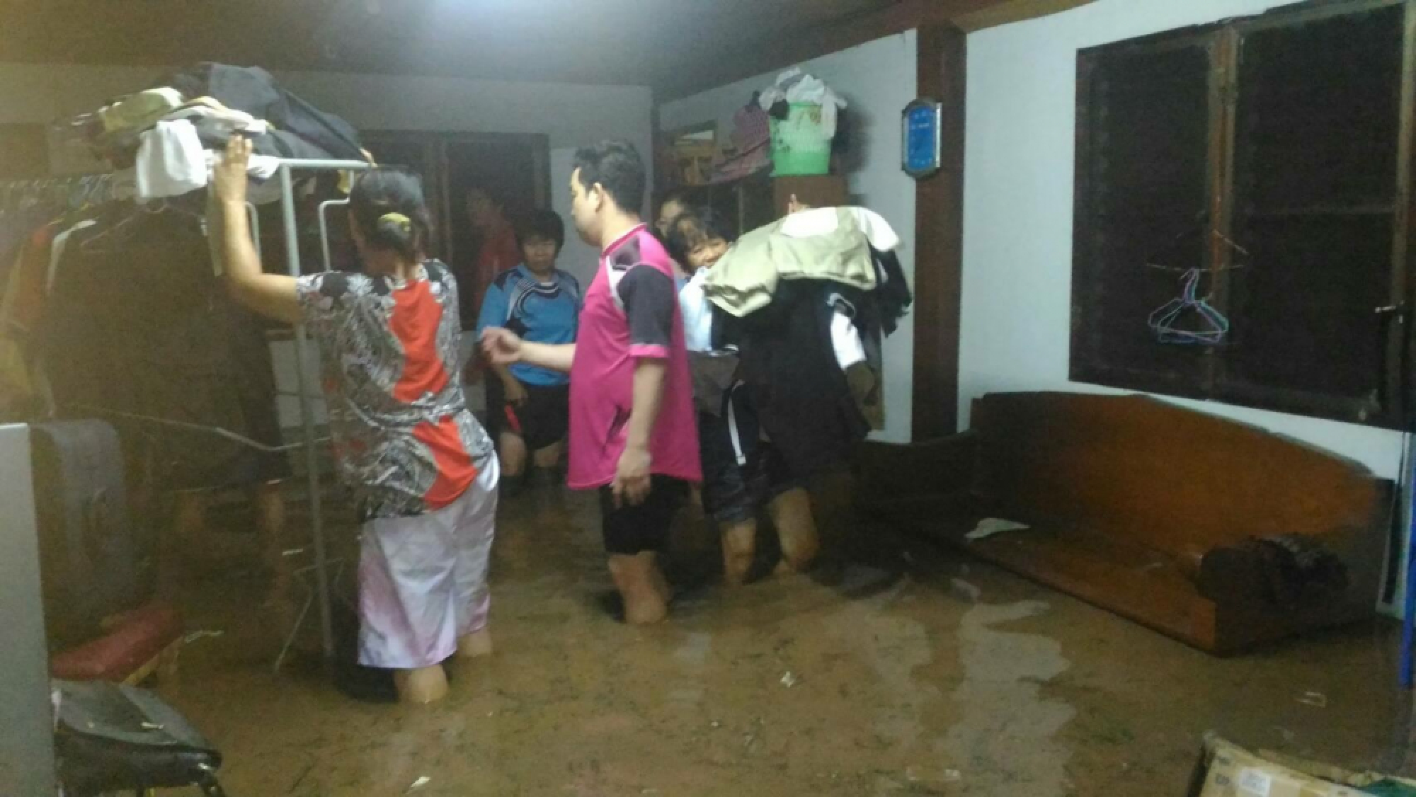 Flash floods send Chiang Mai tourists and residents running