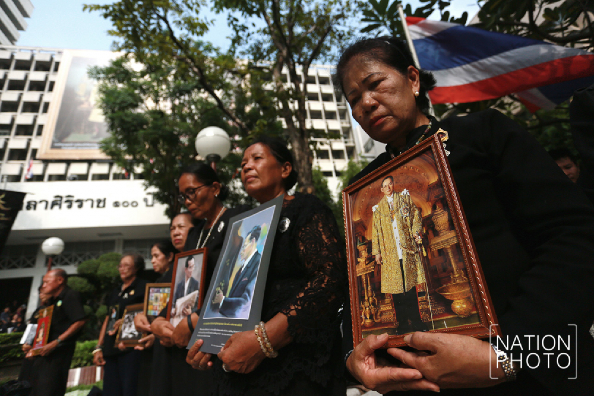 Offering to monks on anniversary of King’s passing