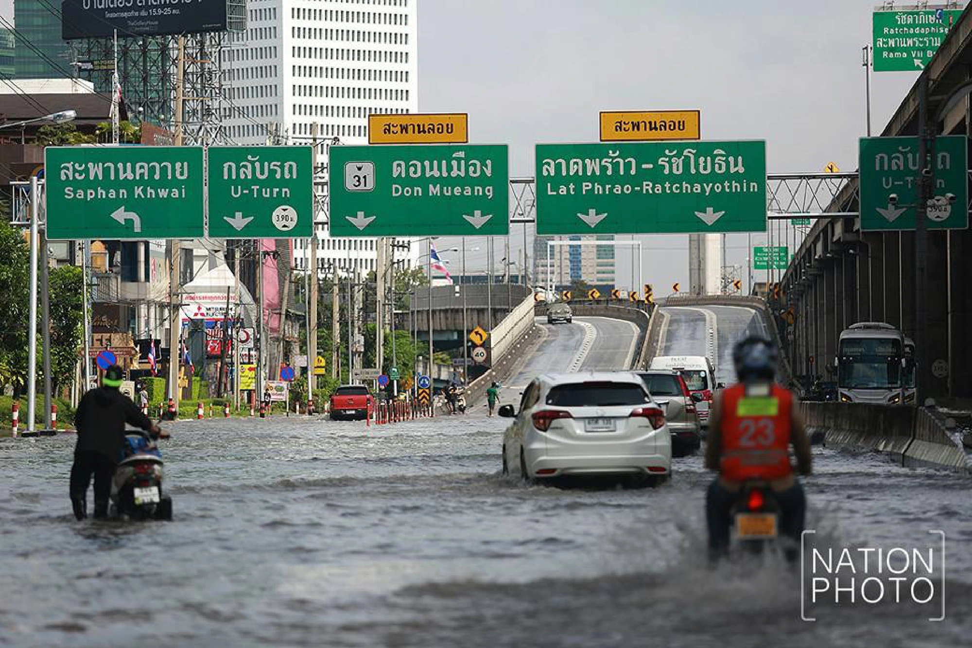 Heavy overnight rains cause flooding in Bangkok