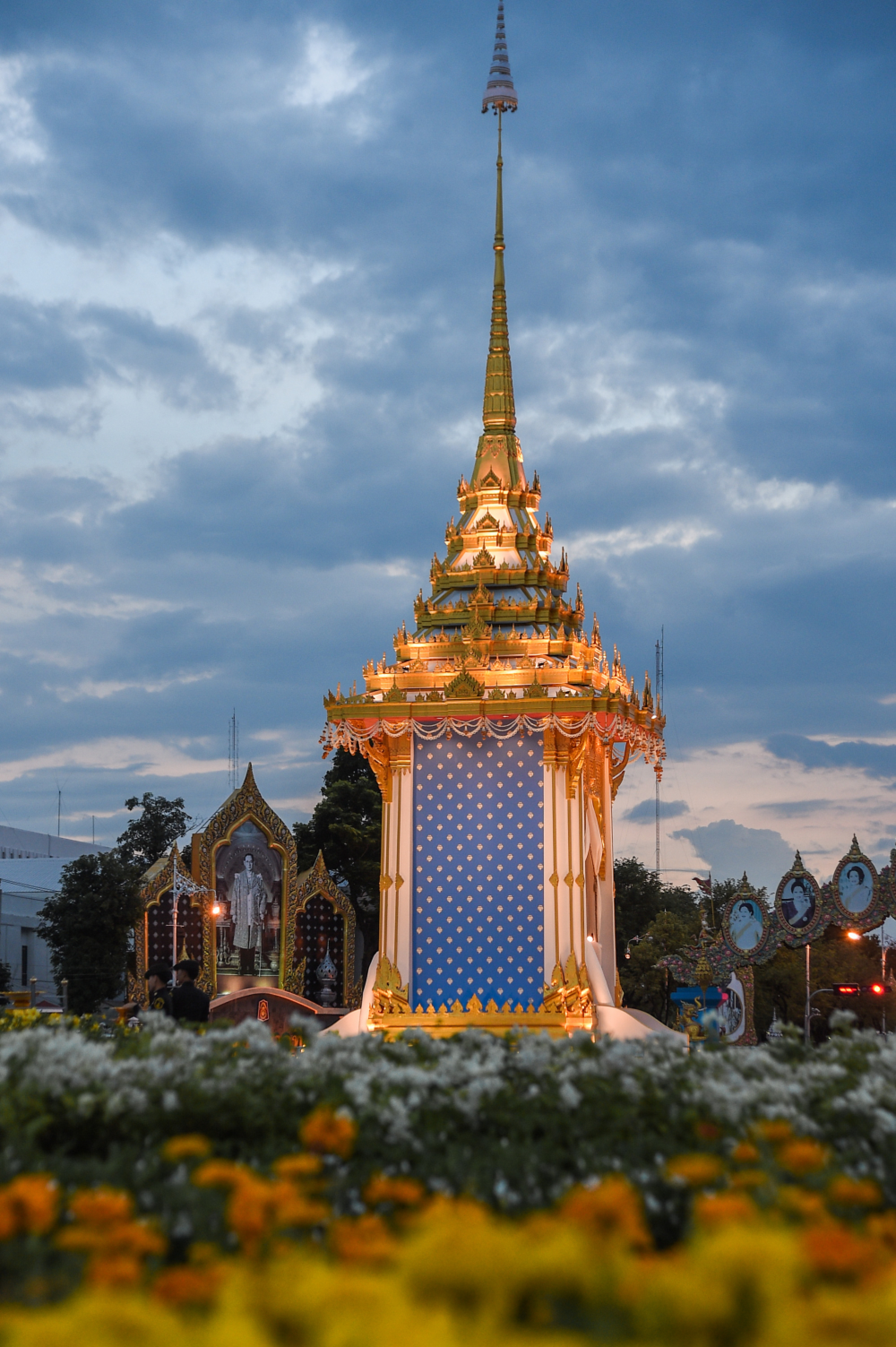 Replicas of Royal Crematorium ready for final public tribute to late King