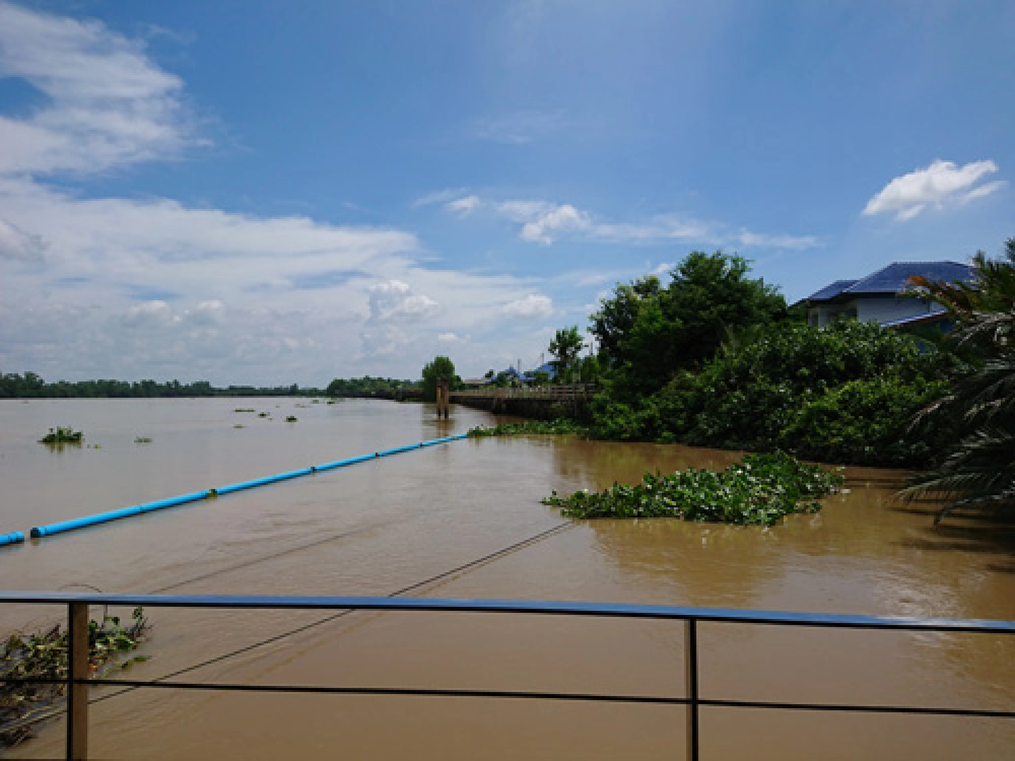 Rebuild your world with an XZ1