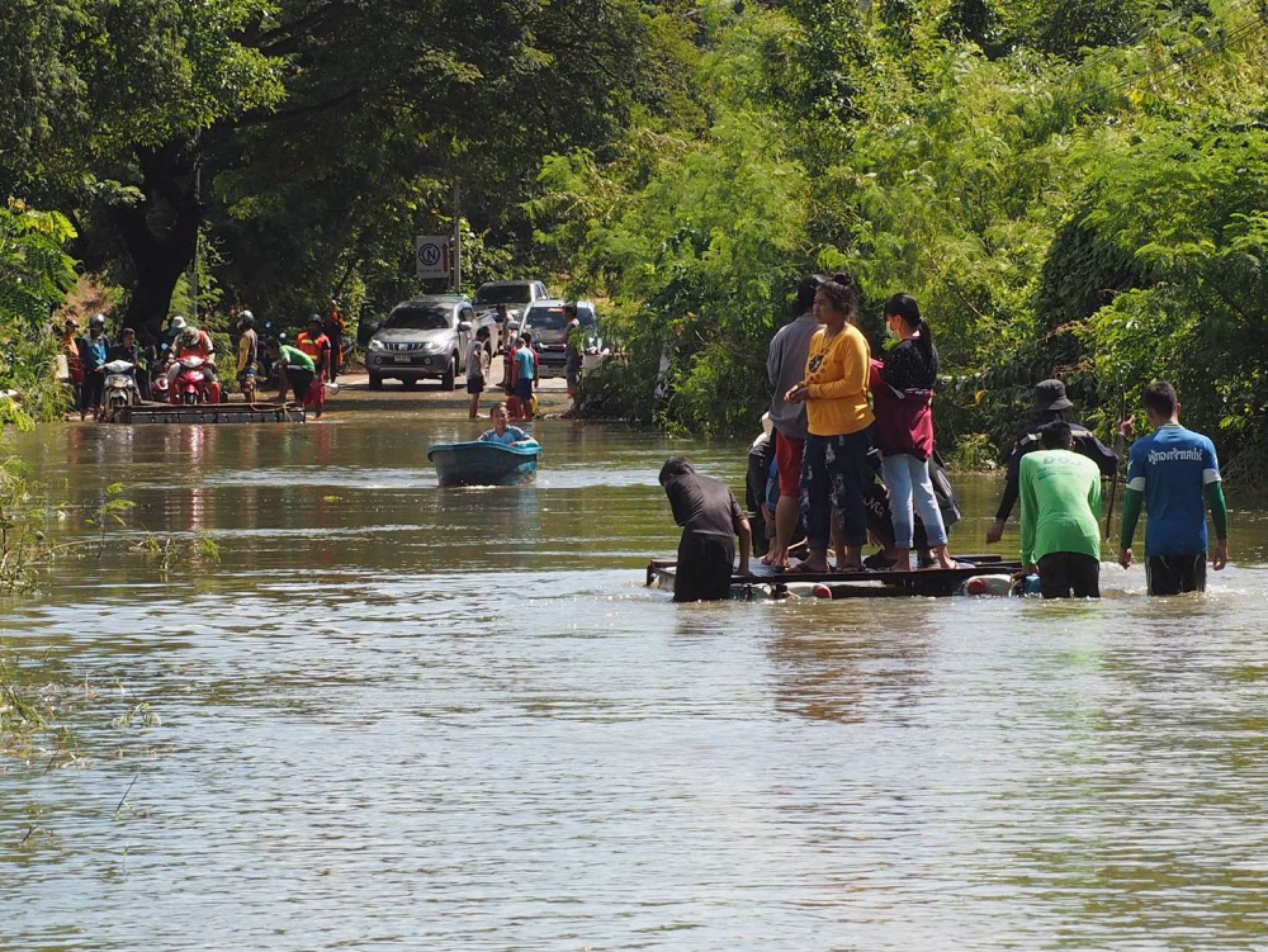 Victims of floods can sue, say academics