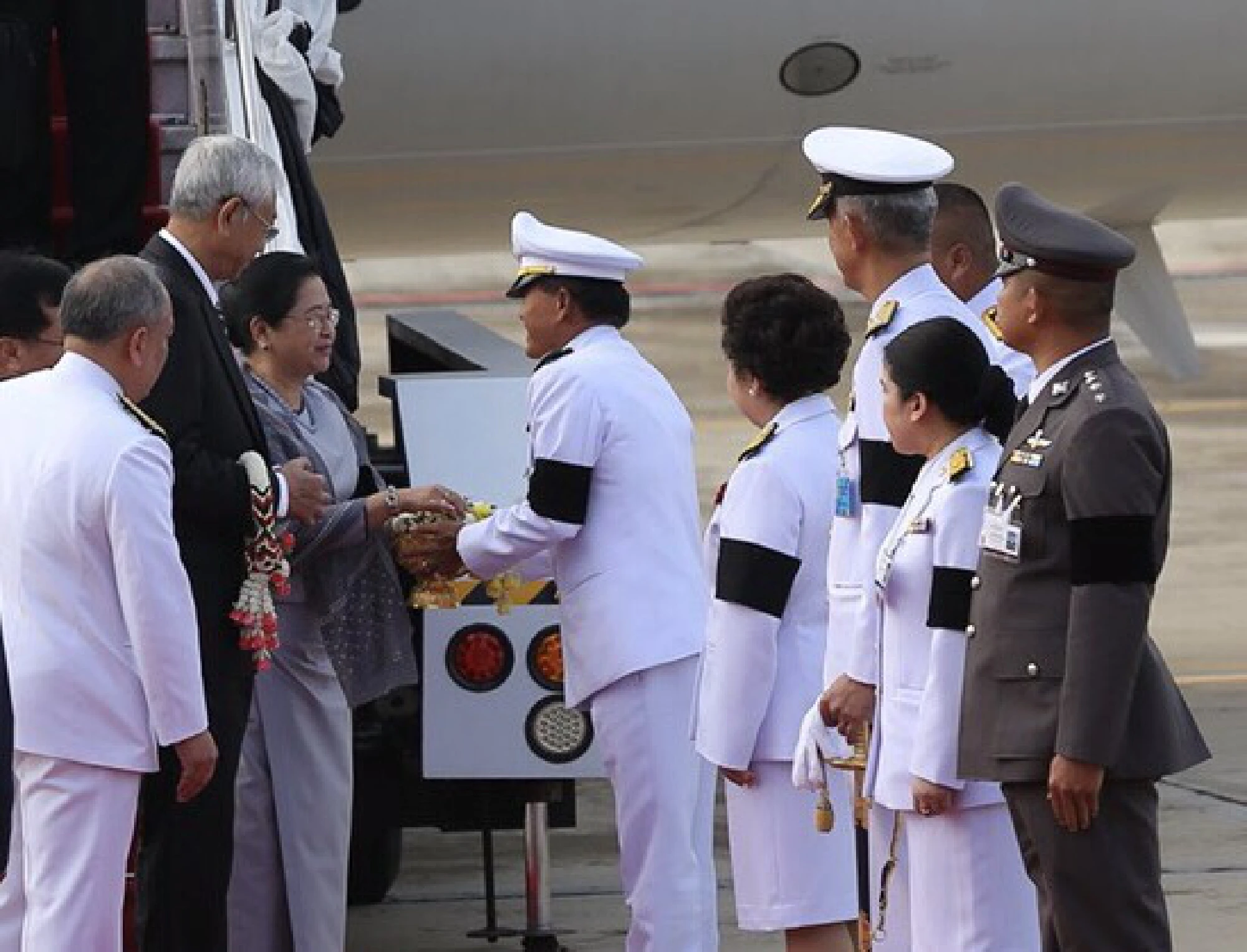 Foreign guests arrive for Royal Cremation