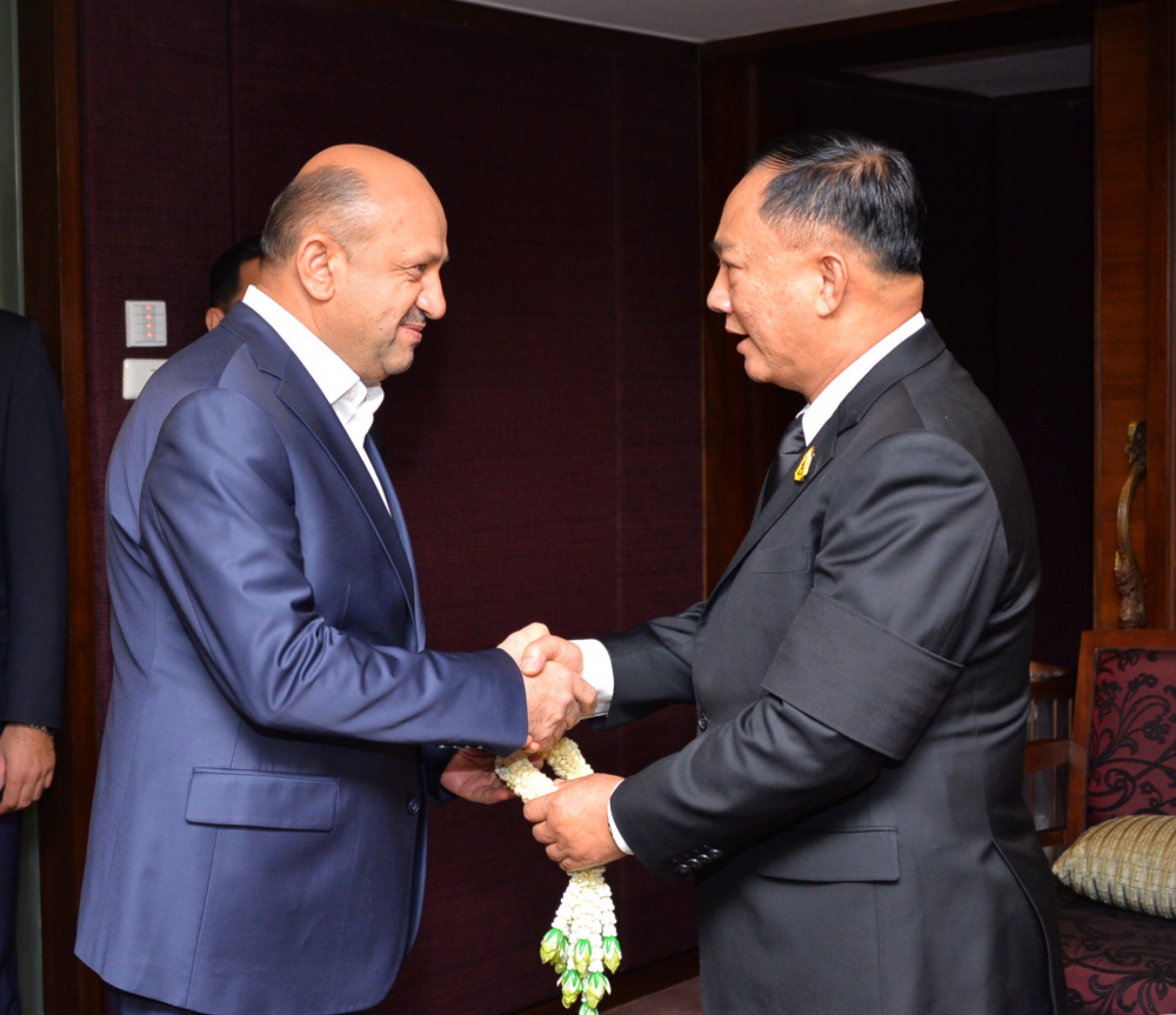 Foreign guests arrive for Royal Cremation