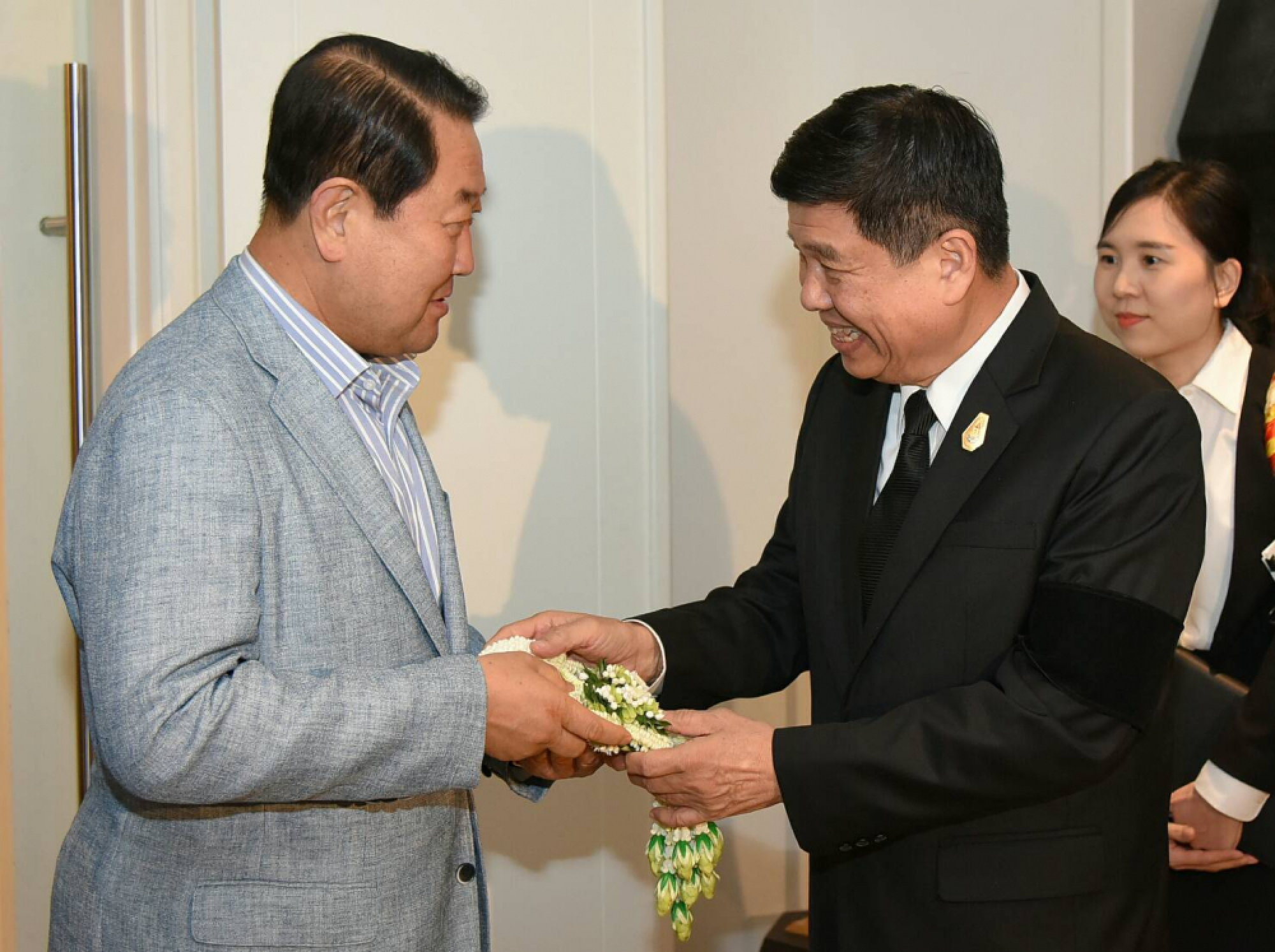 Foreign guests arrive for Royal Cremation