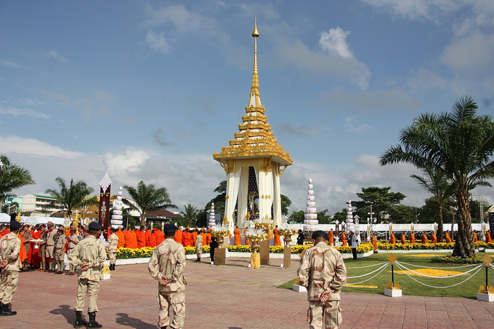 Country united in grief and gratitude in fond farewell