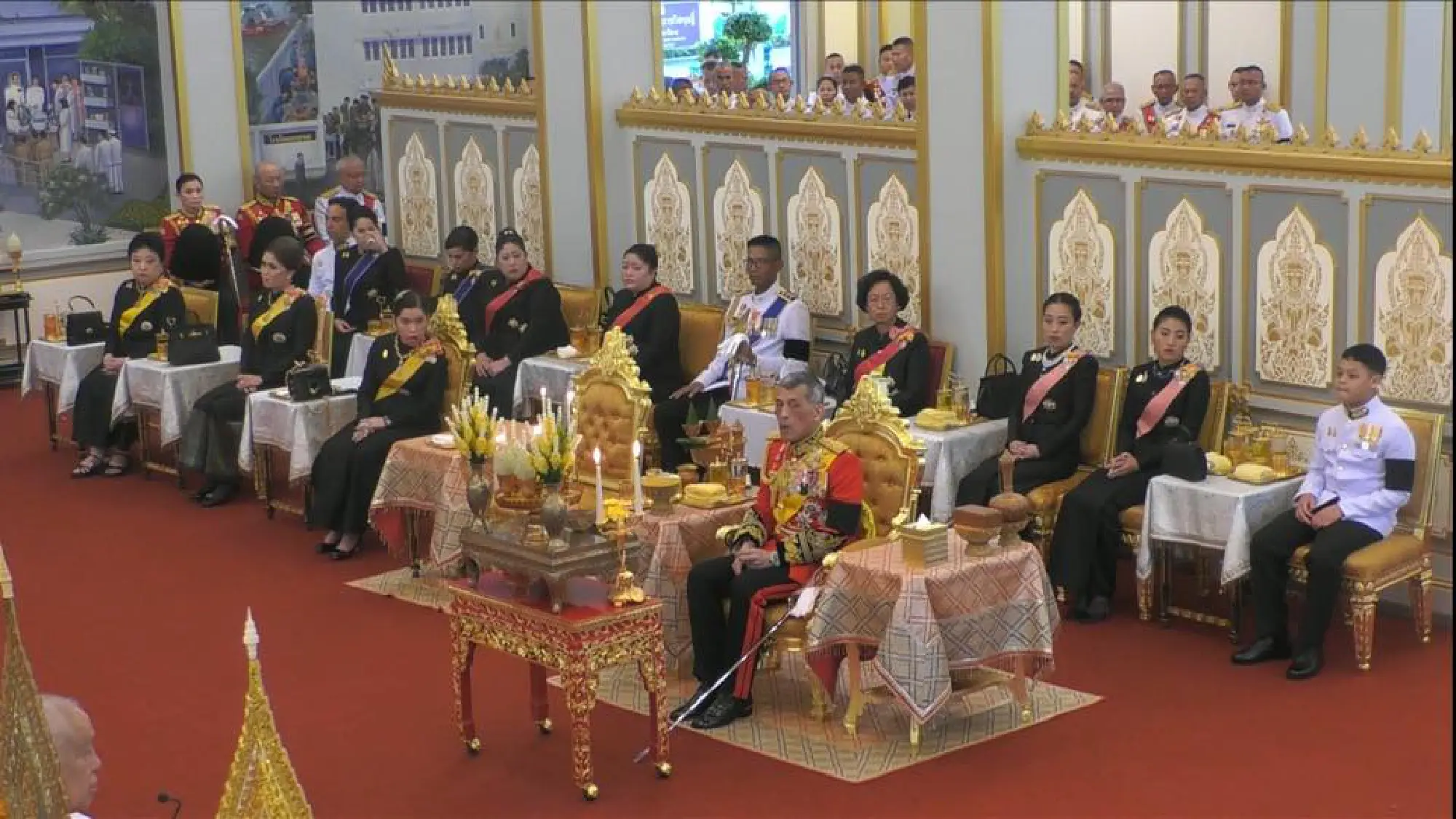 The sixth Royal procession takes the Royal Ashes to Wat Rajabopidh and Wat Bavoranives