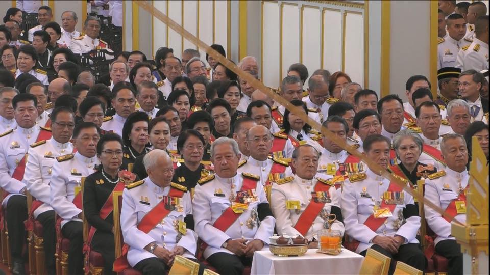 The sixth Royal procession takes the Royal Ashes to Wat Rajabopidh and Wat Bavoranives