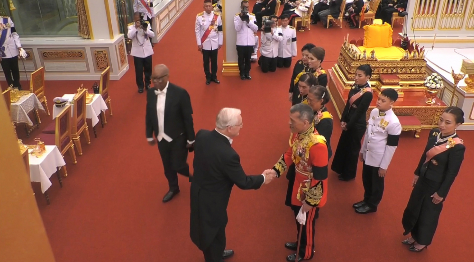 Foreign guests pay respects