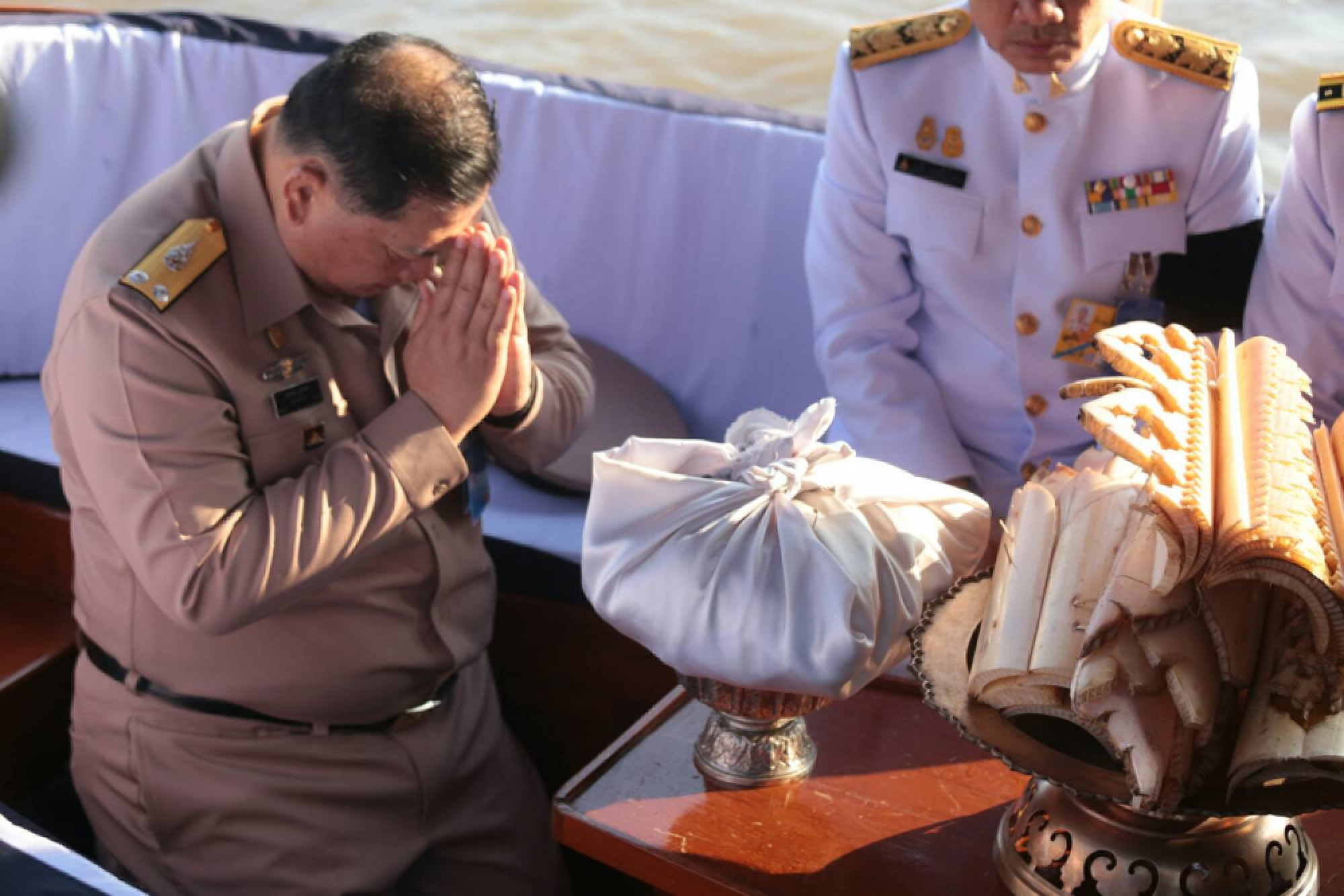 Sacred Royal Pyre items floated into Chao Phraya