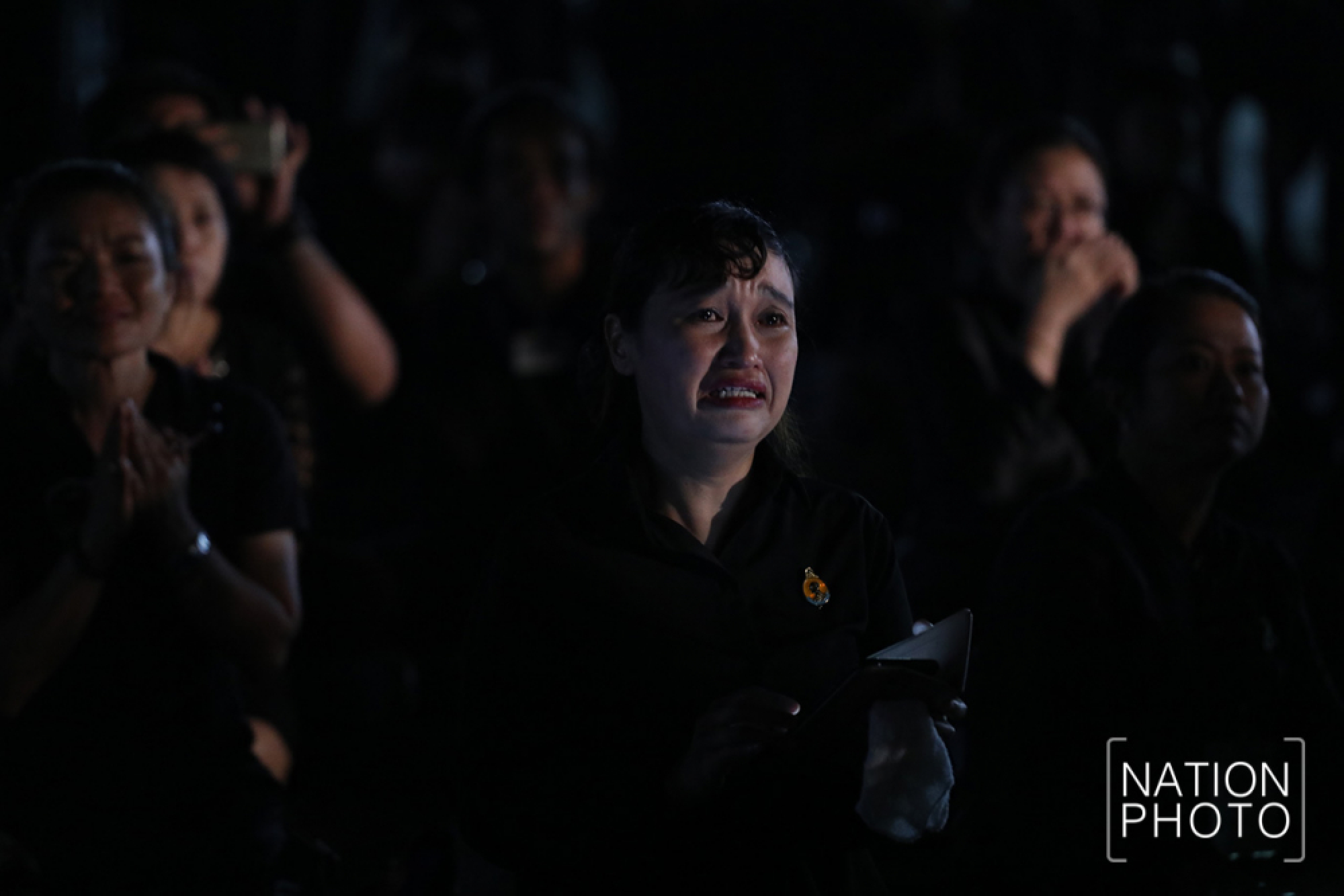 Mourners bid final farewell to beloved King Bhumibol at 11 pm