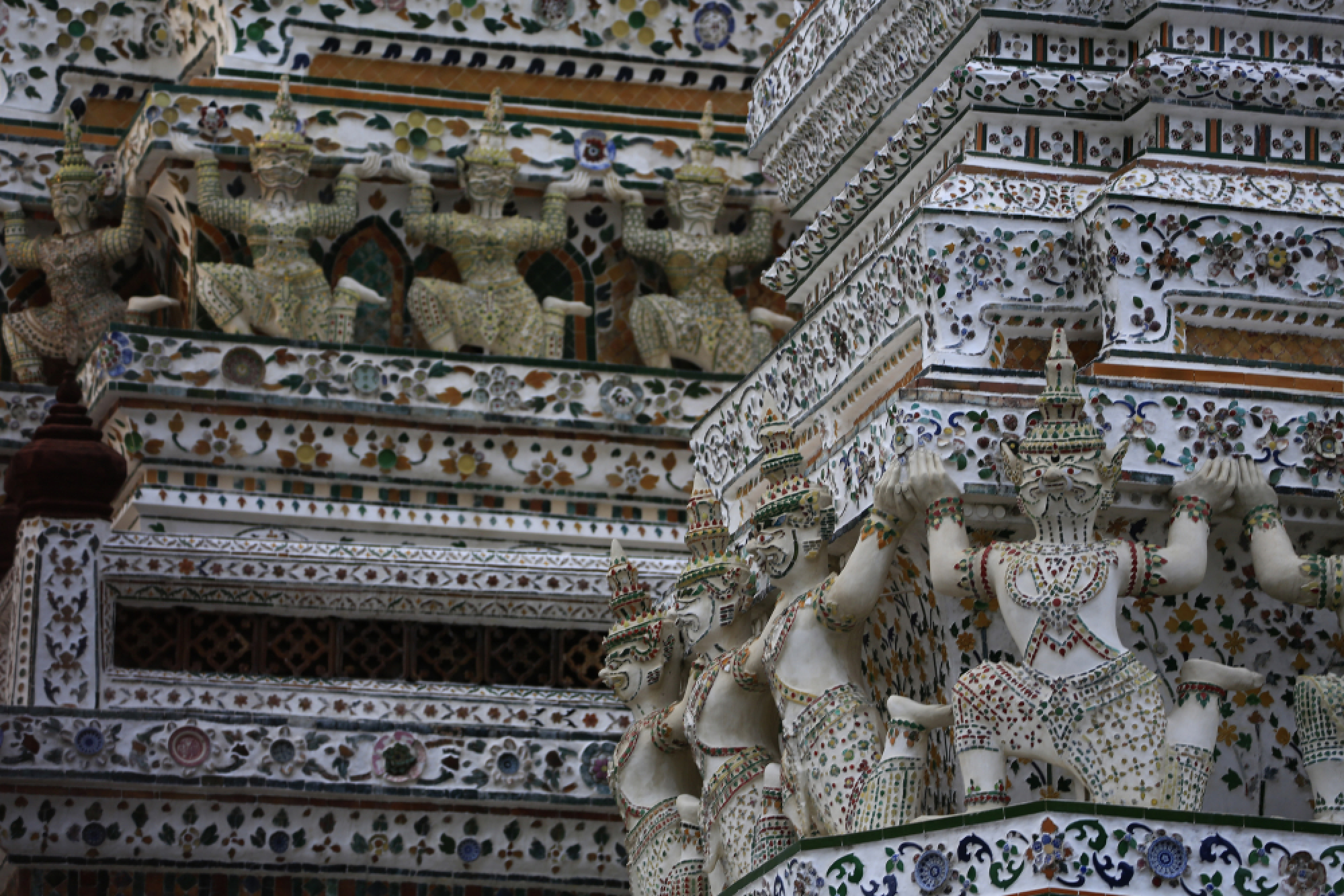 PM urged to stop Temple of Dawn renovation