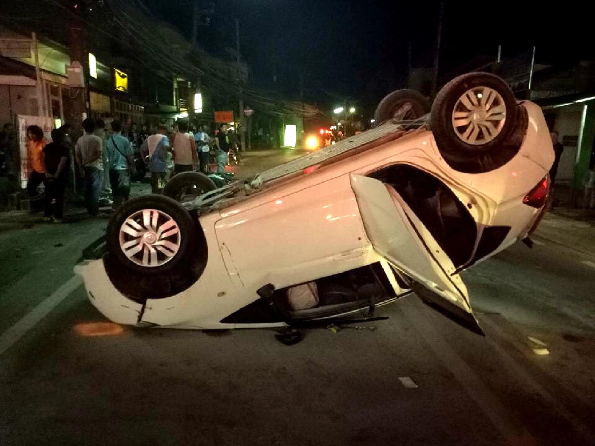 Sai Yuan crash – a flipped car and one motorcyclist injured