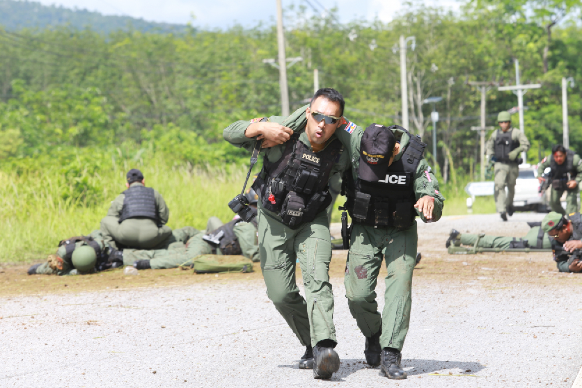 Soldiers fall prey to blasts