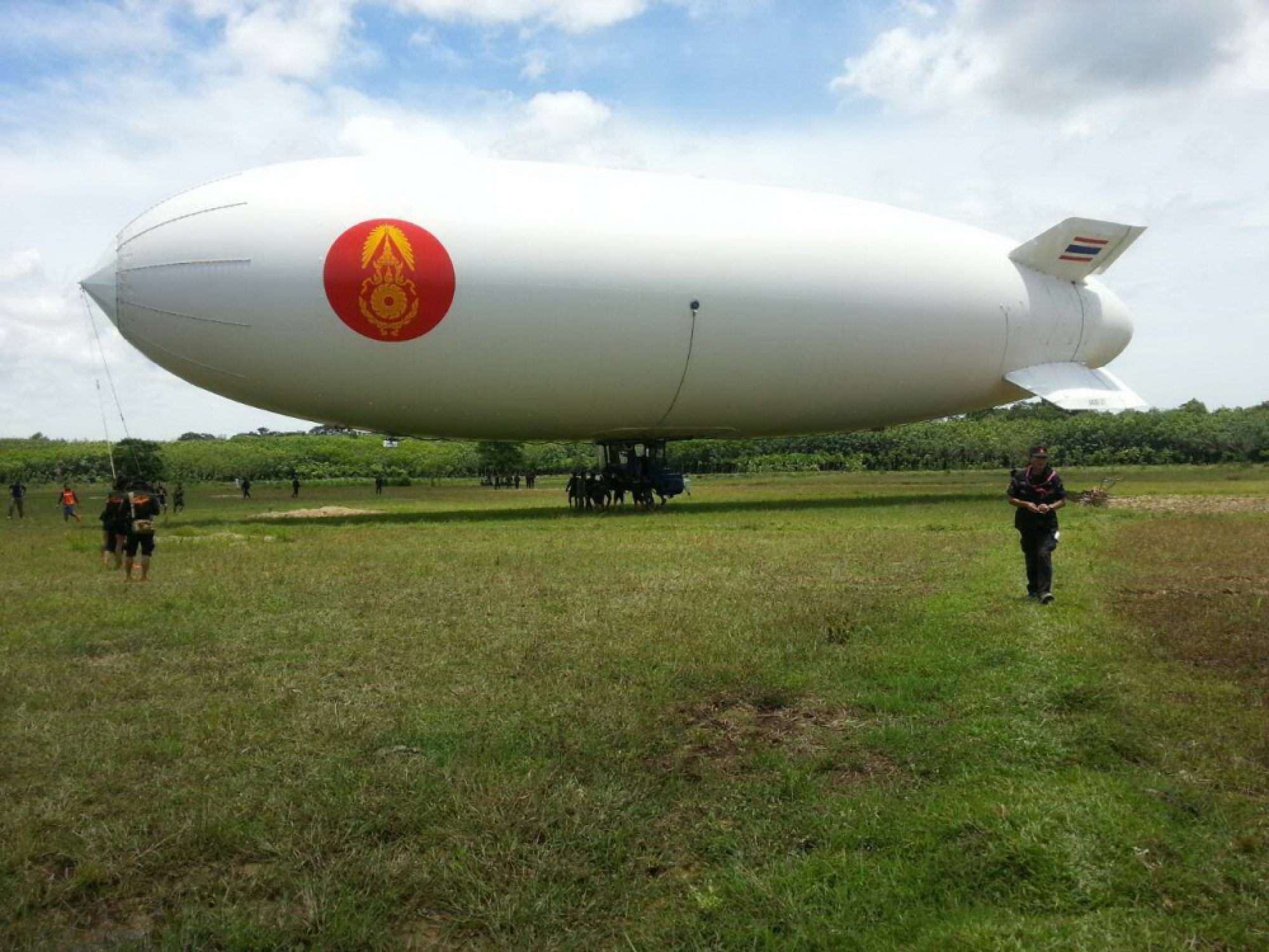 Army chief responds to ‘complete waste’ as decommissioned surveillance airship criticised as new boo