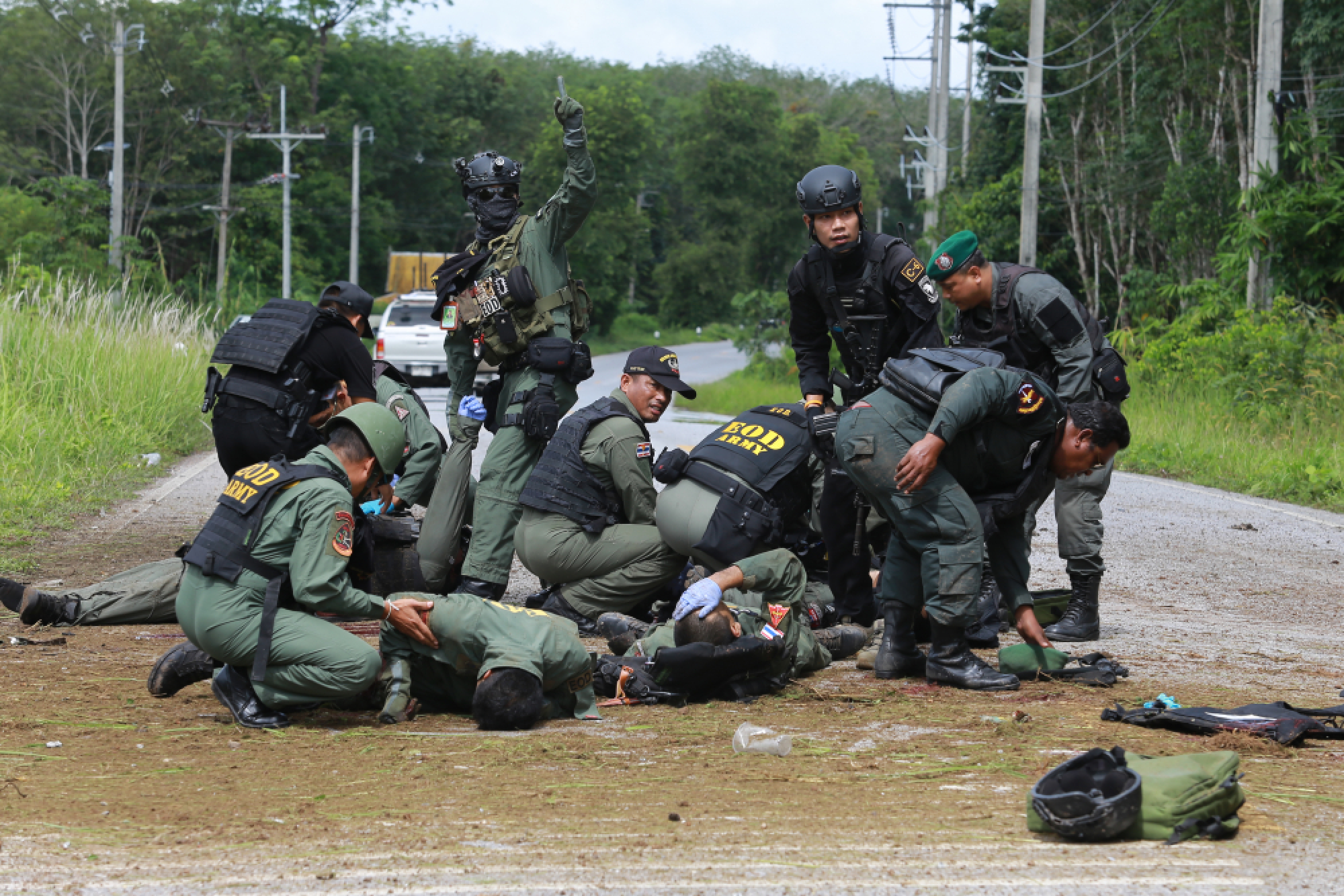 Soldiers fall prey to blasts