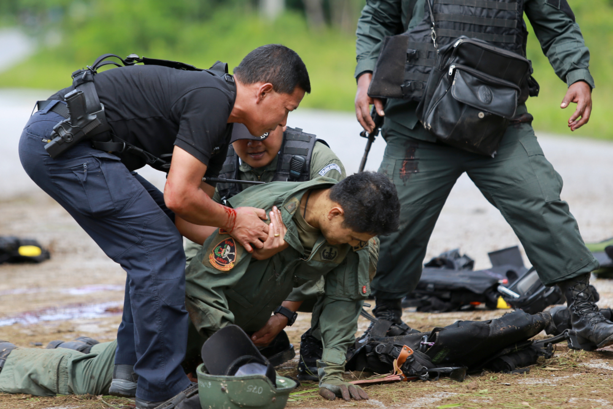 Soldiers fall prey to blasts