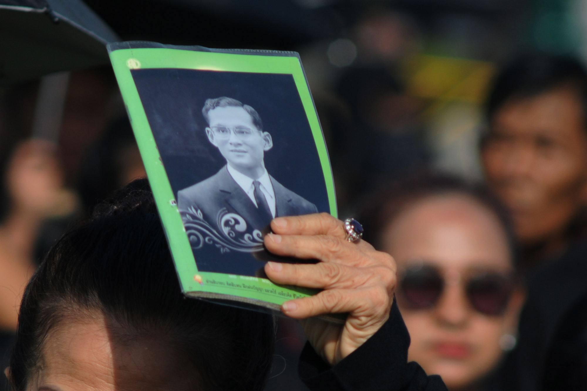 Cyclists head to Sanam Luang to pay respects to late King