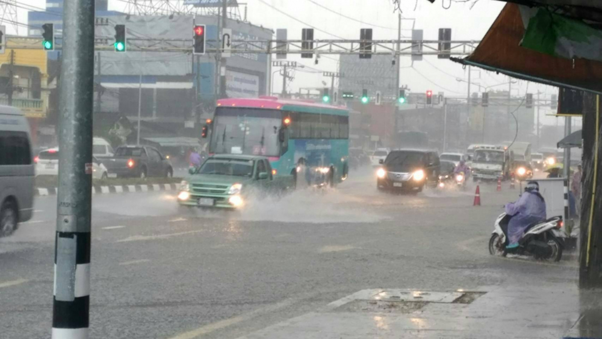 Rains and storms lash Phuket with more regions bracing for a heavy downpour
