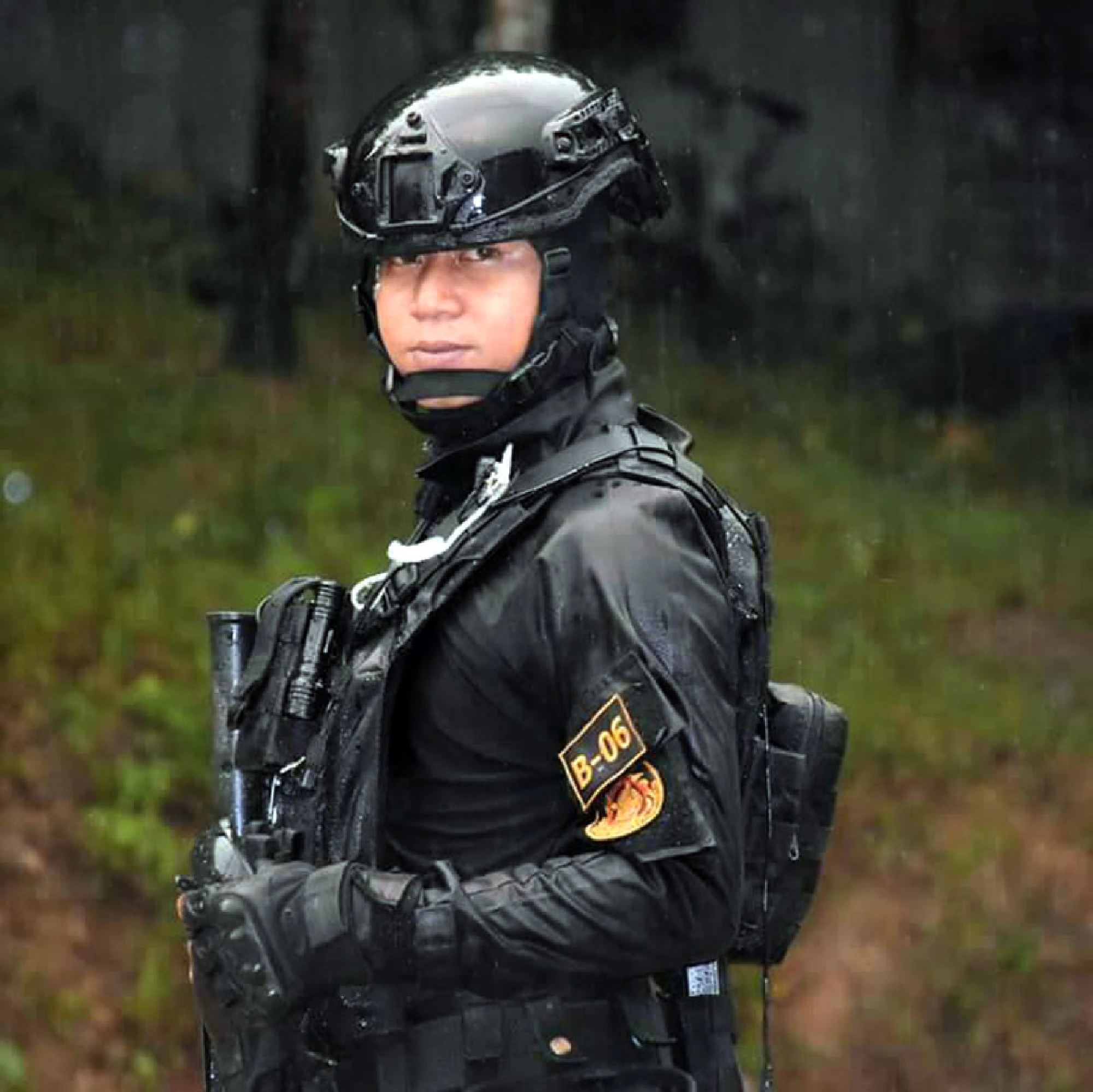Families torn by bombing deaths of officers