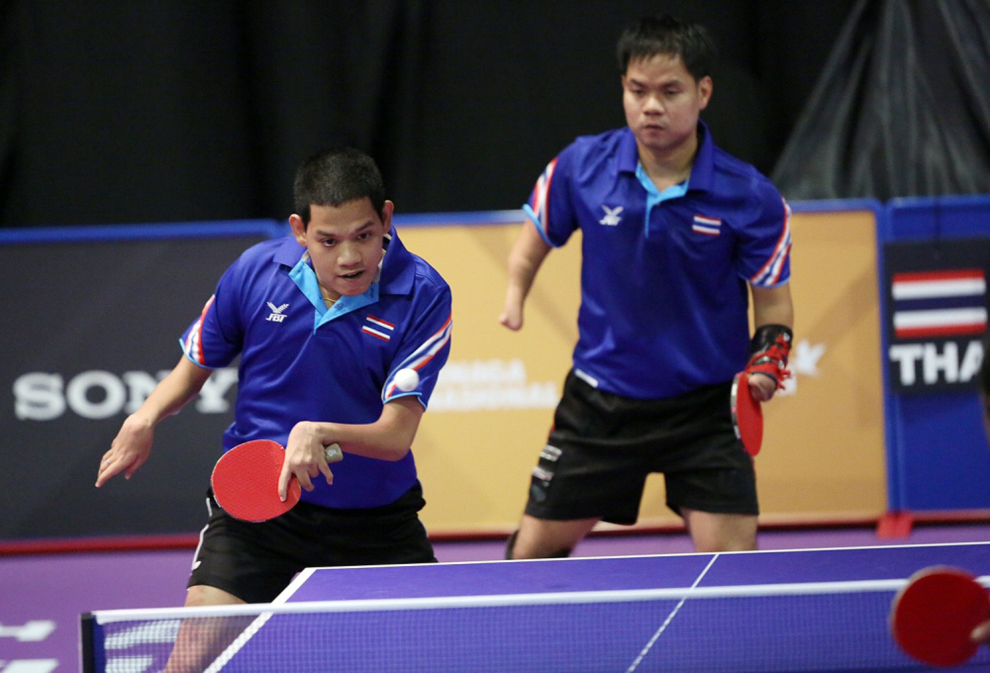 Narong snatches eighth successive gold